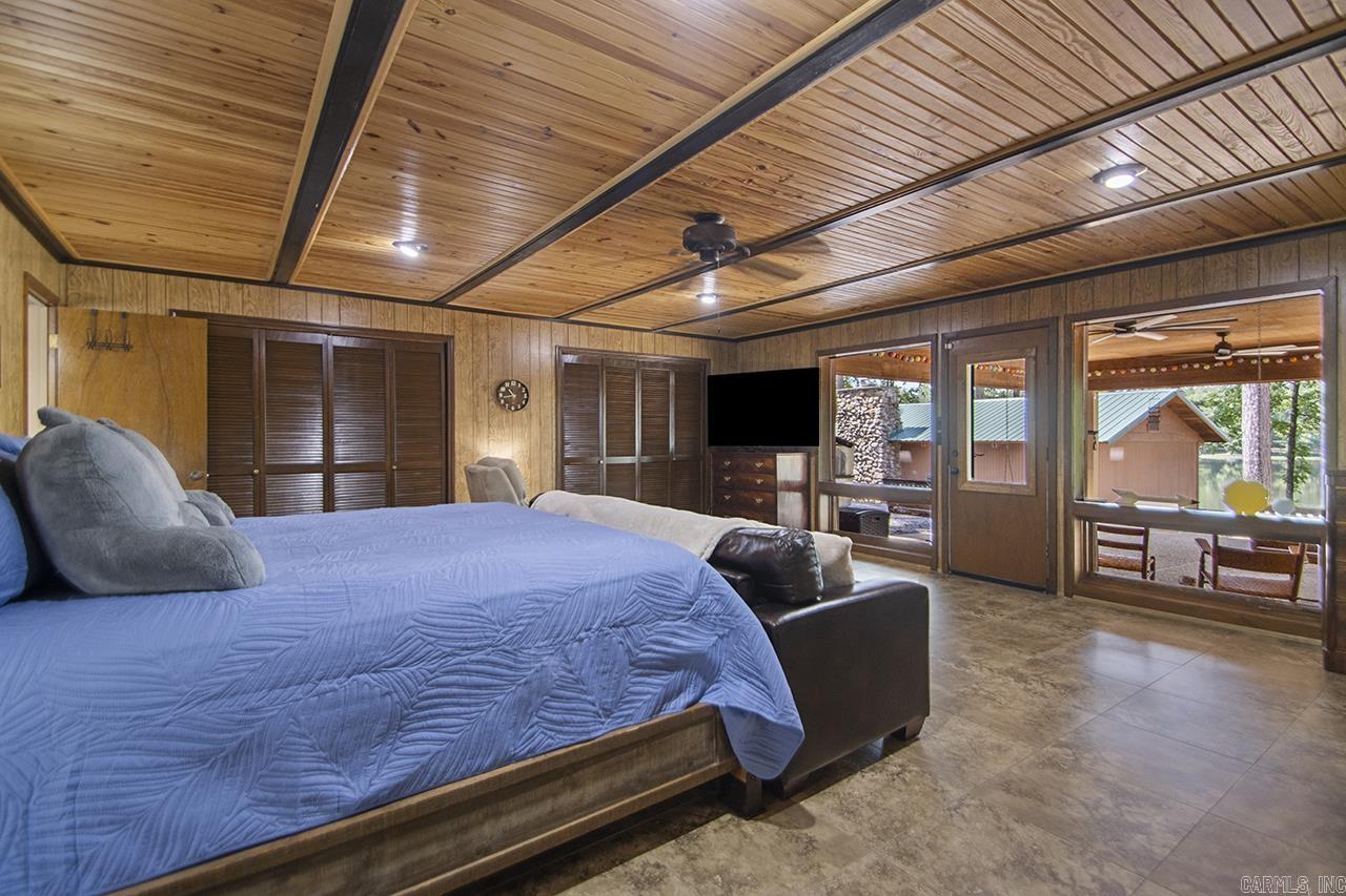 10 Henry  Perryville, AR