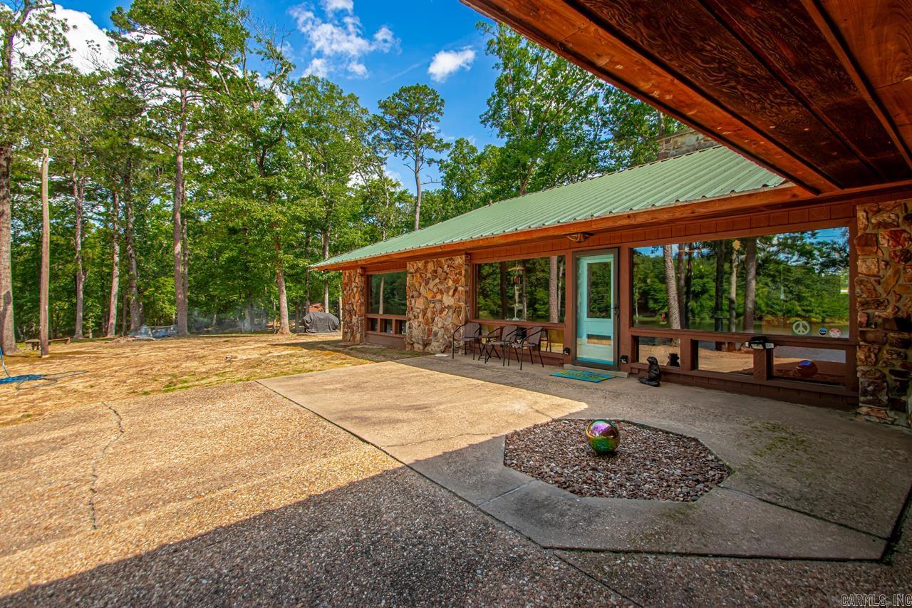 10 Henry  Perryville, AR