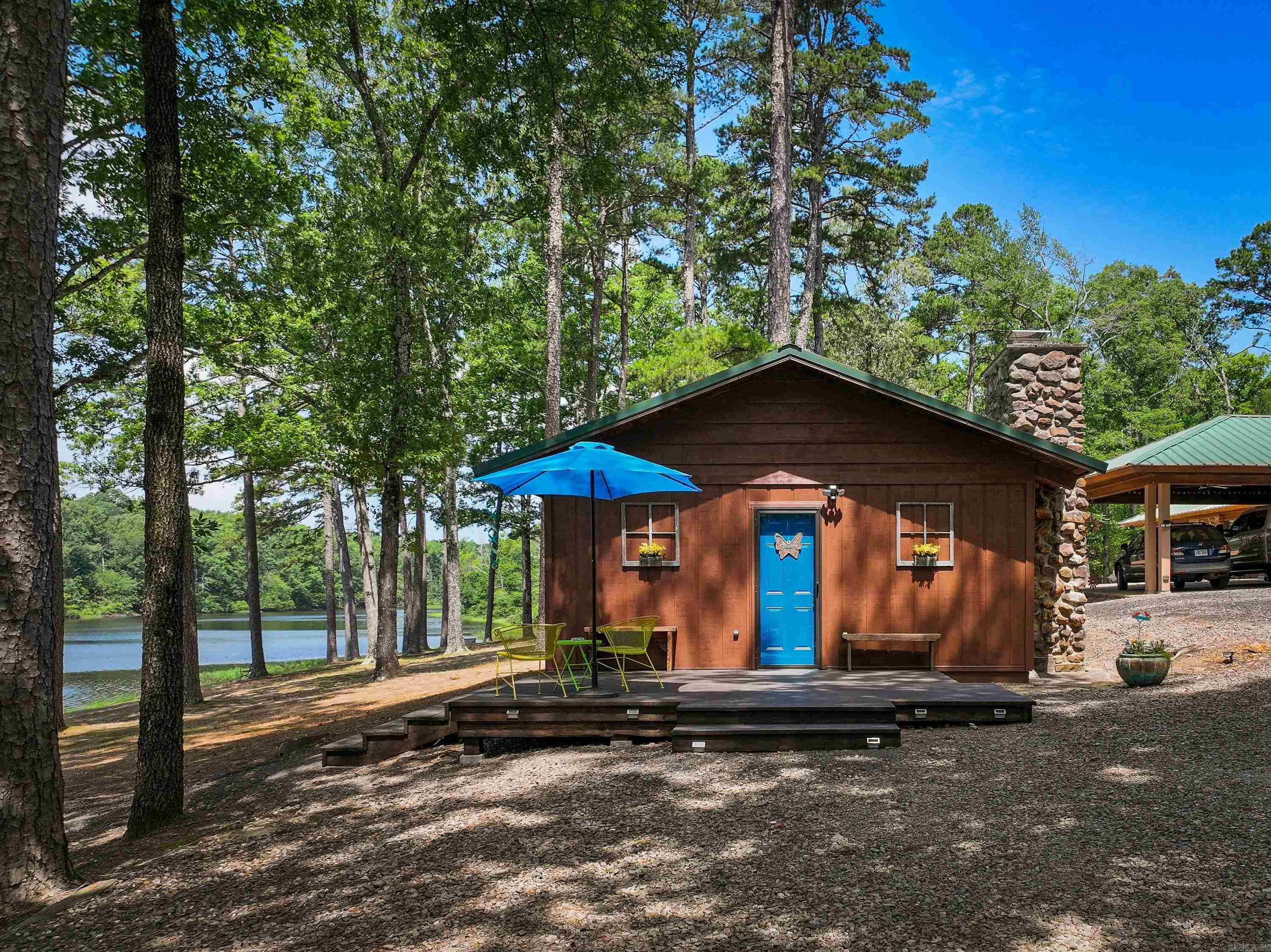 10 Henry  Perryville, AR