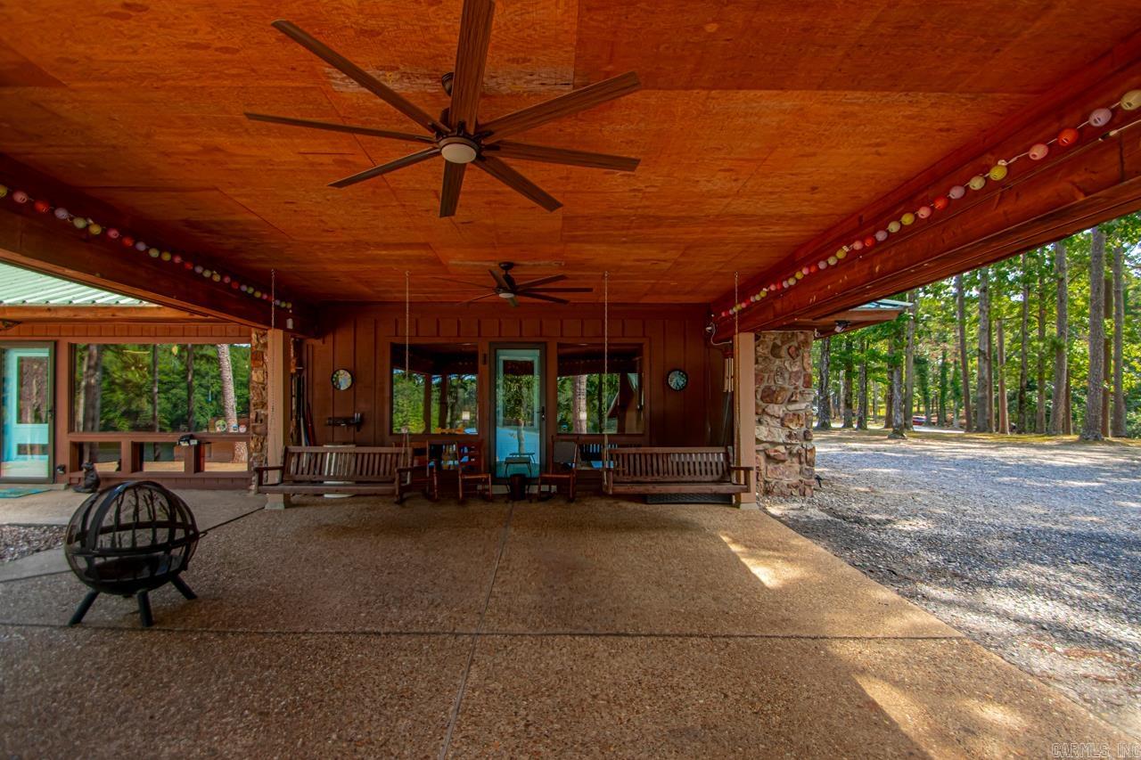 10 Henry  Perryville, AR