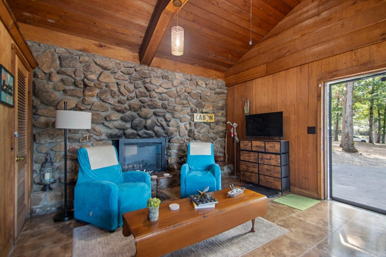 10 Henry  Perryville, AR