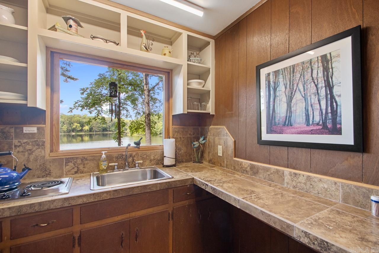 10 Henry  Perryville, AR