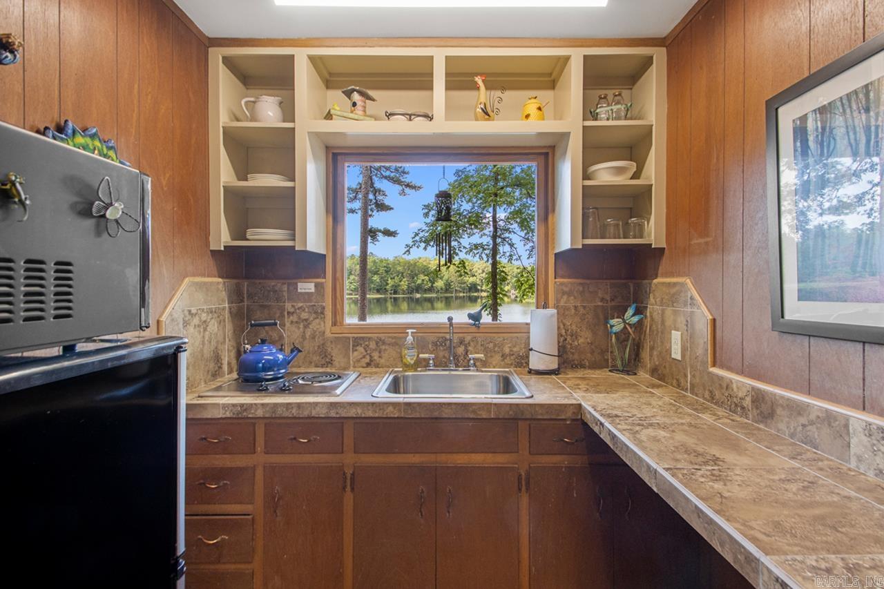 10 Henry  Perryville, AR