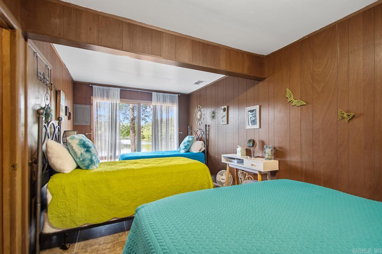 10 Henry  Perryville, AR