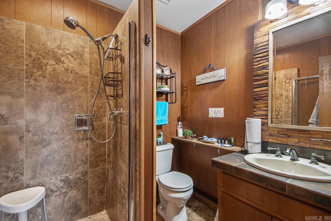 10 Henry  Perryville, AR