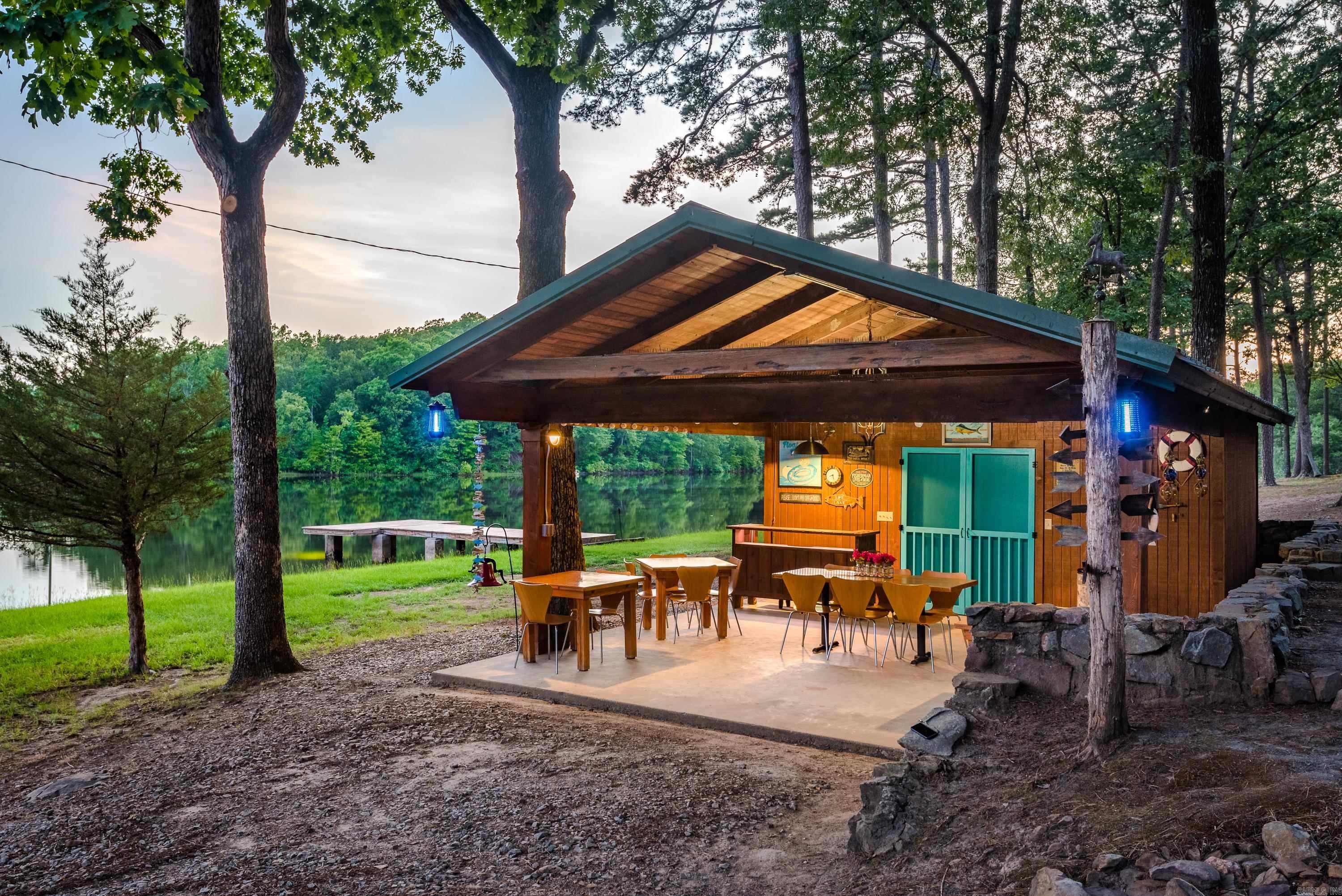 10 Henry  Perryville, AR