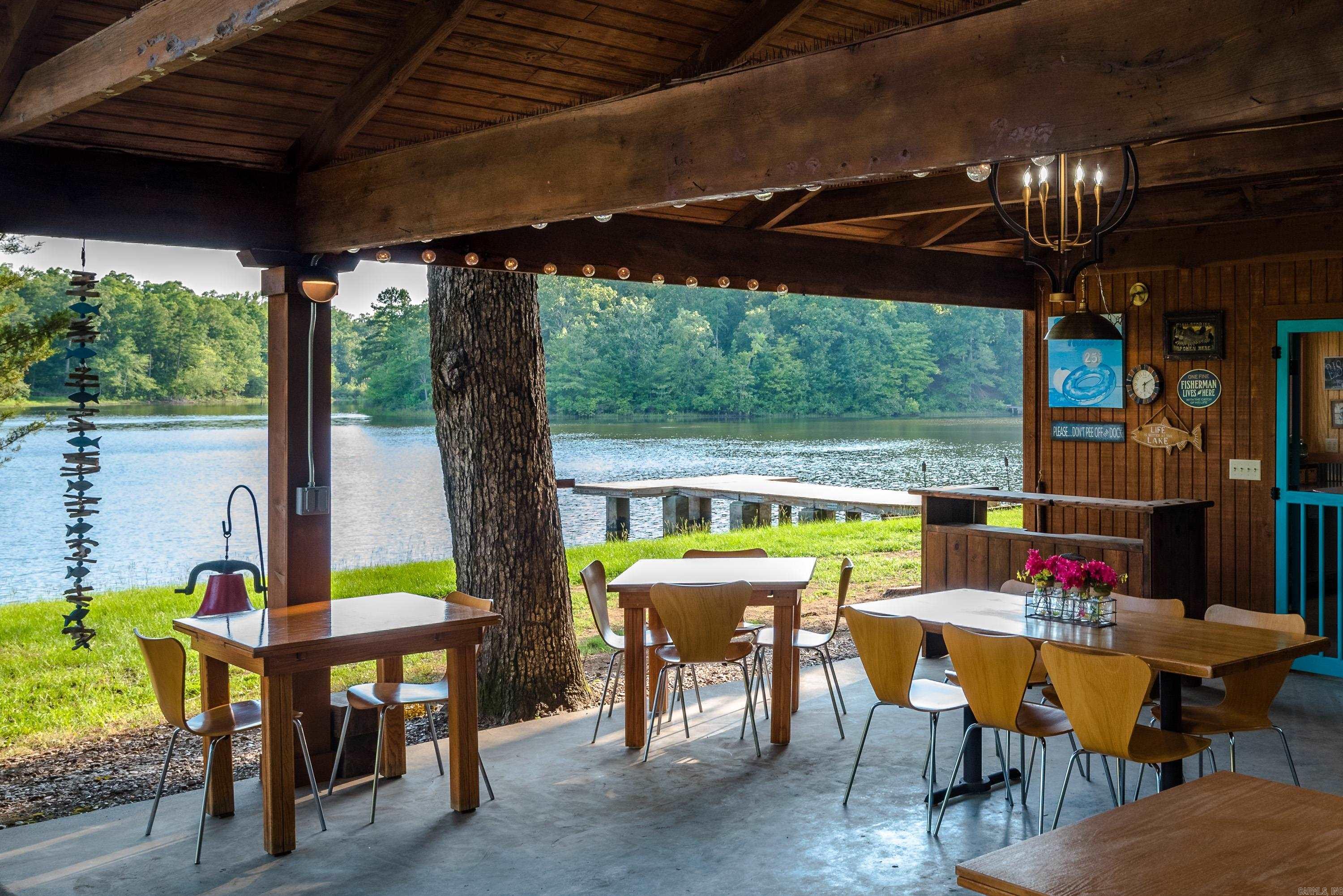 10 Henry  Perryville, AR