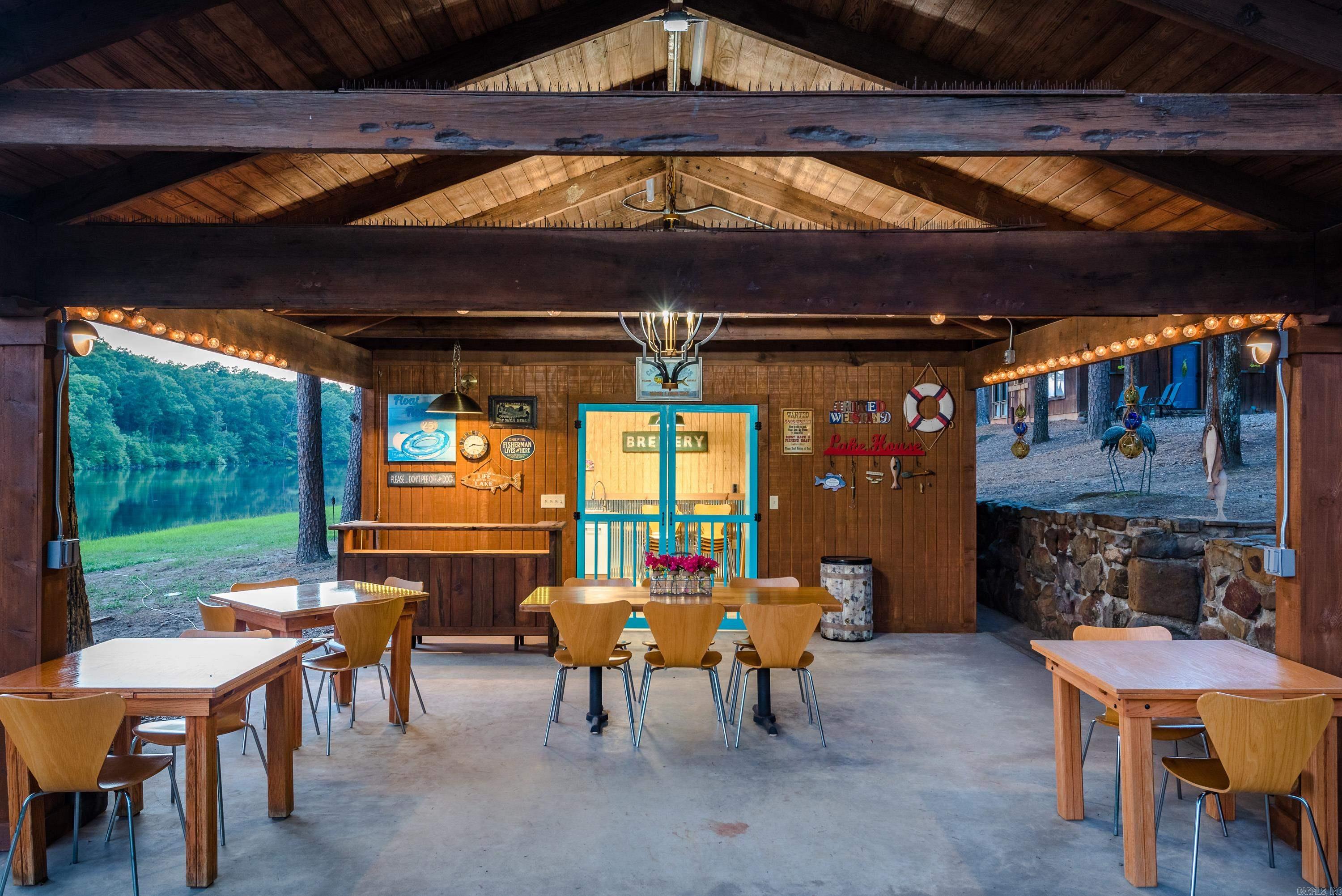 10 Henry  Perryville, AR