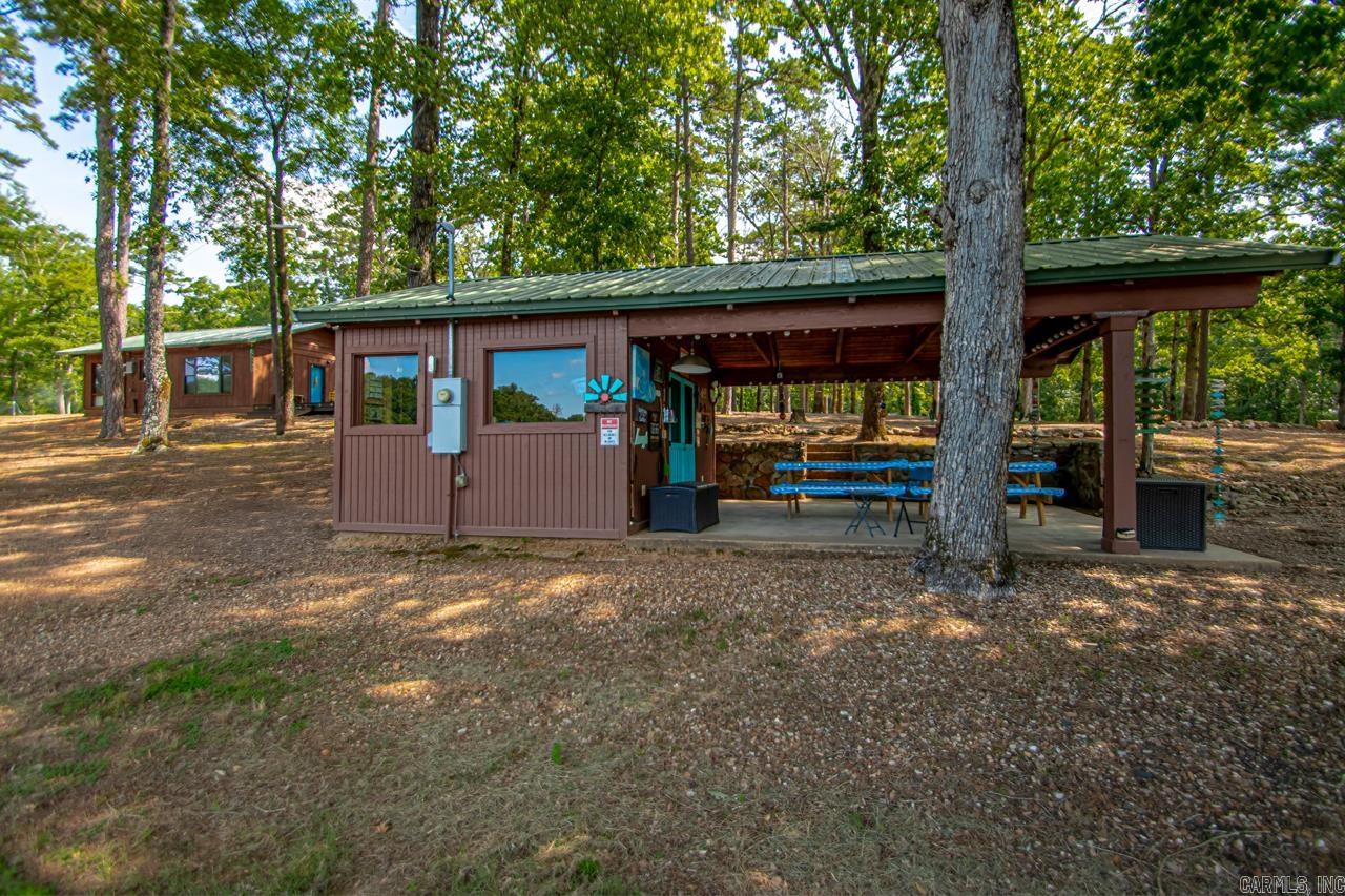 10 Henry  Perryville, AR