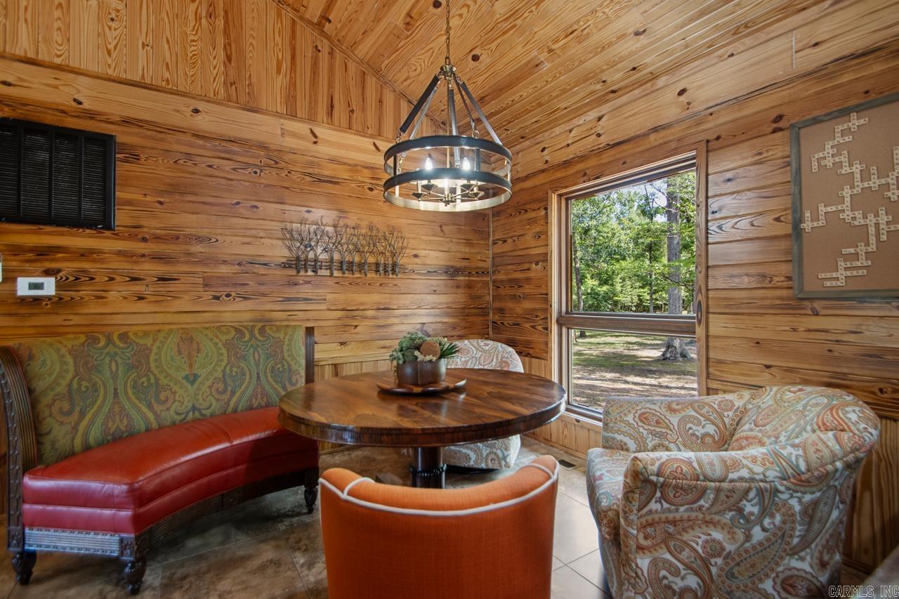 10 Henry  Perryville, AR