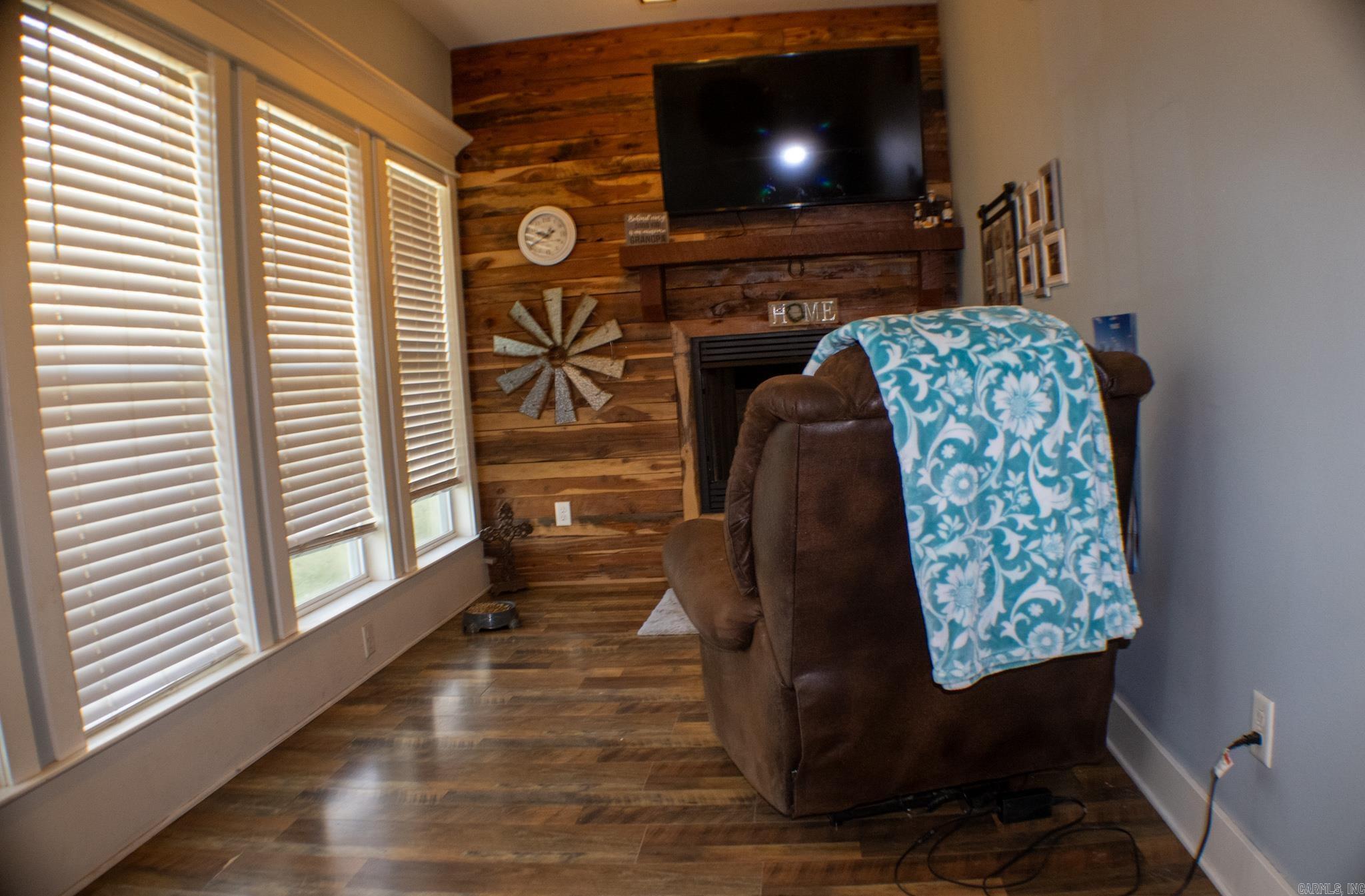 318 Wayne Walker Road Romance, AR 72136