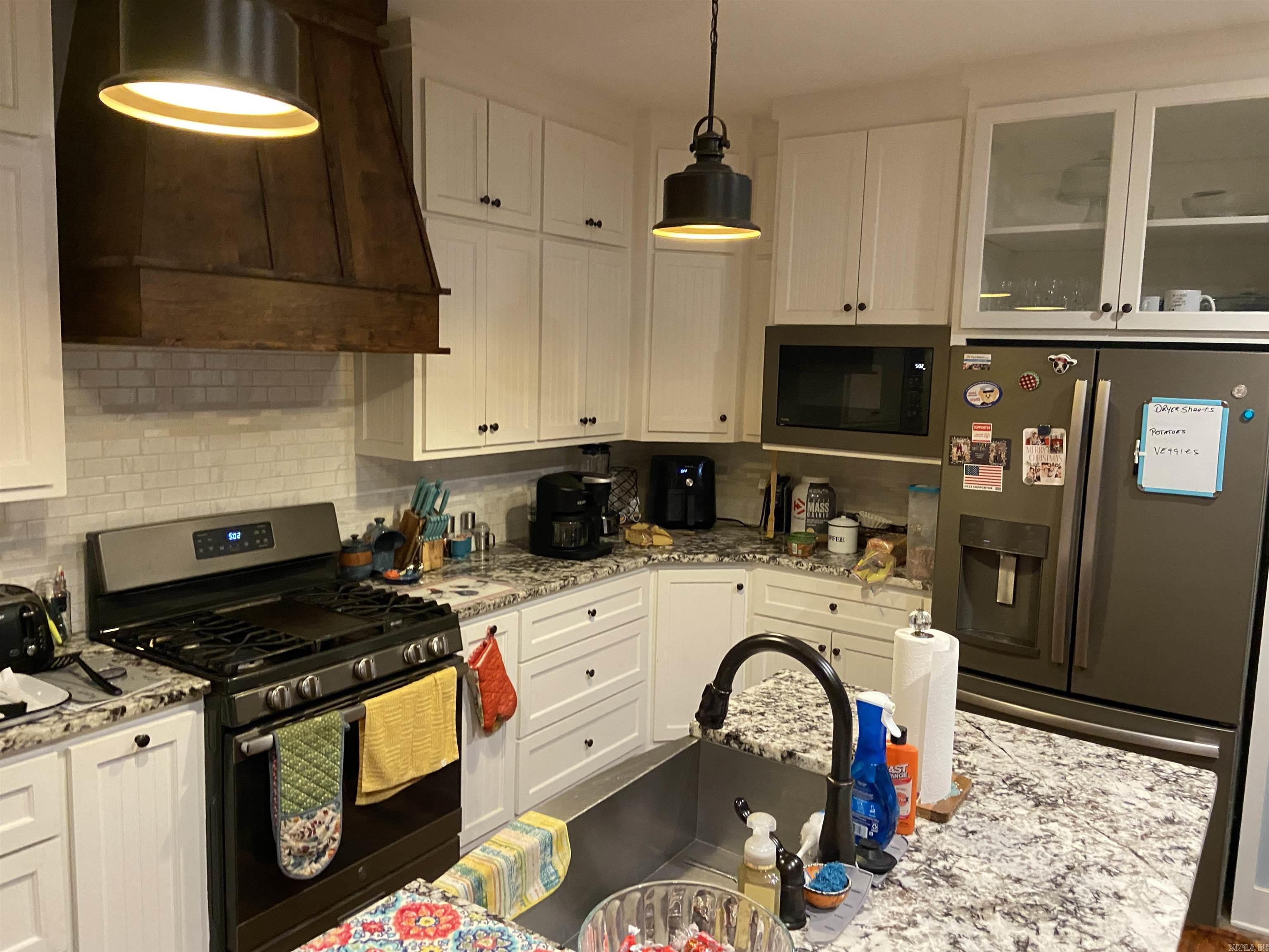 318 Wayne Walker  Romance, AR