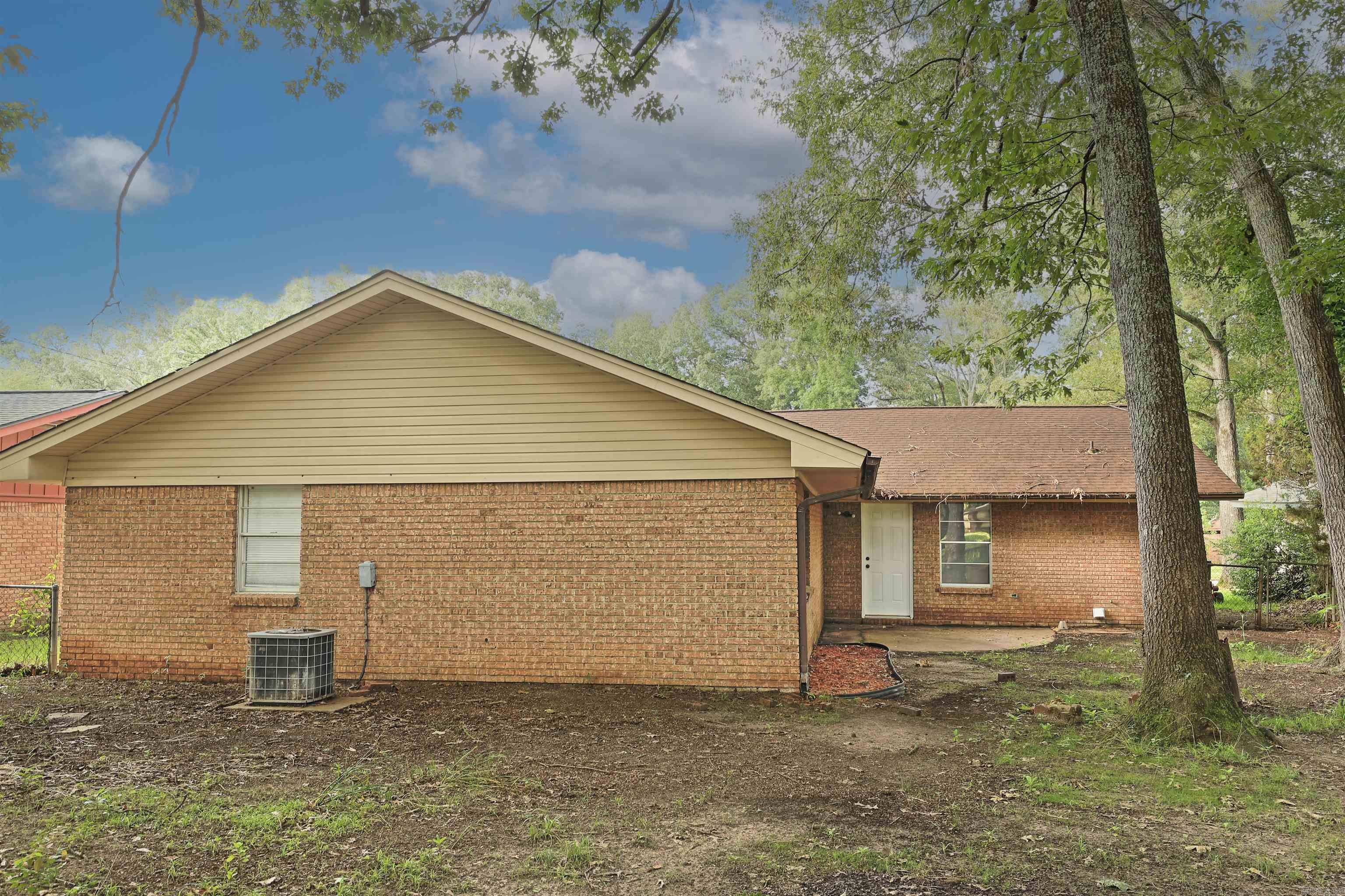 6905 White Oak Cove  White Hall, AR