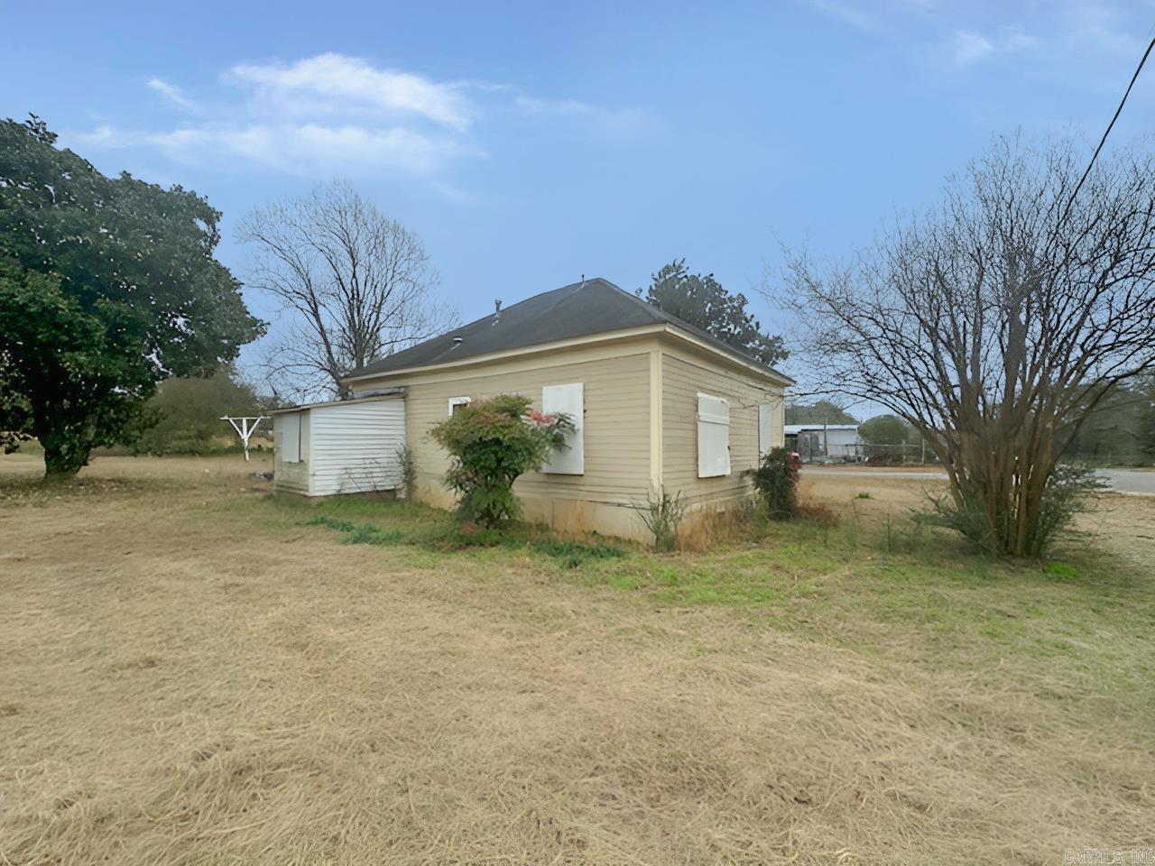 308 W 8th Street  Leola, AR
