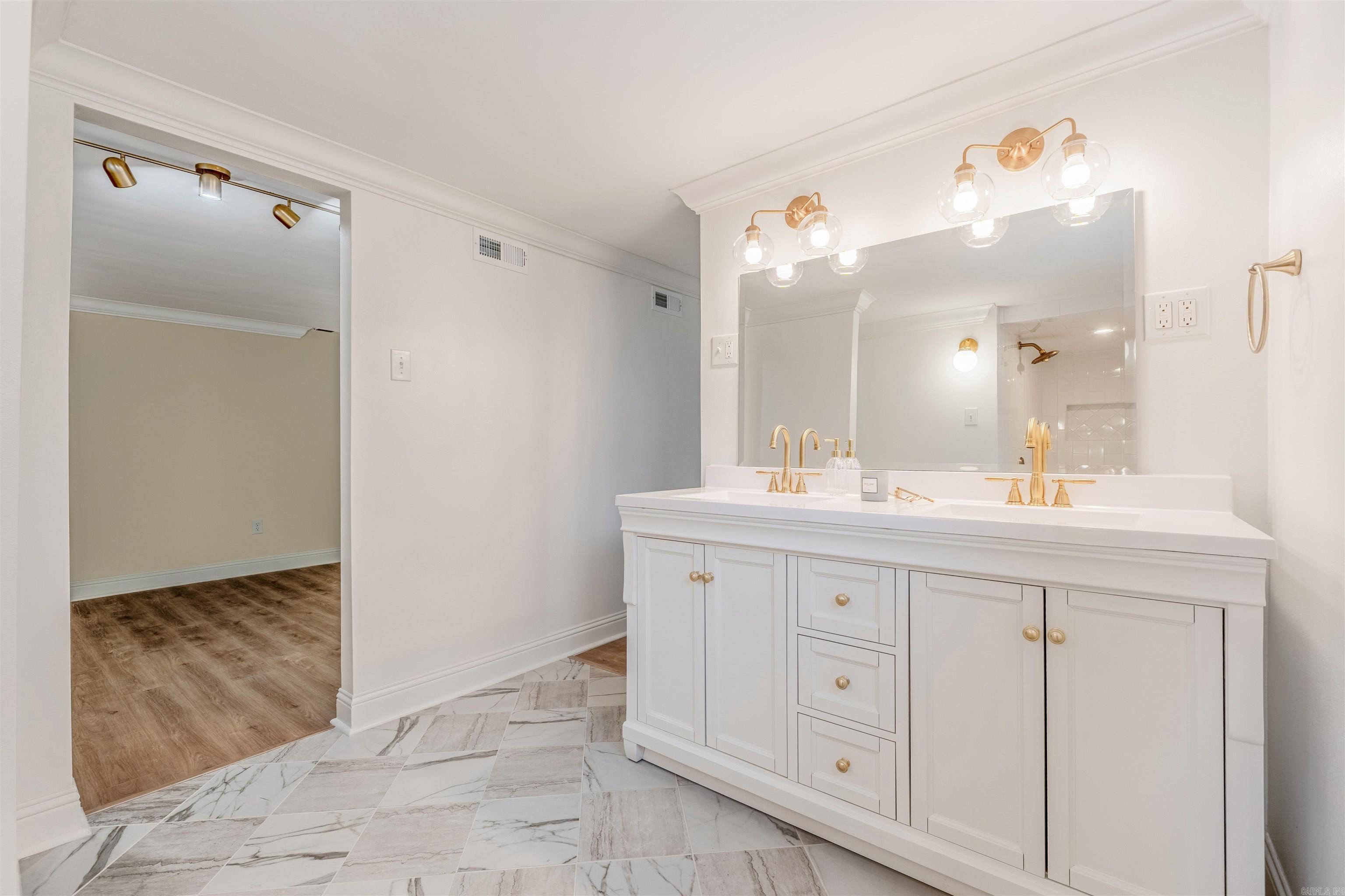 1607 Grove Hill  North Little Rock, AR