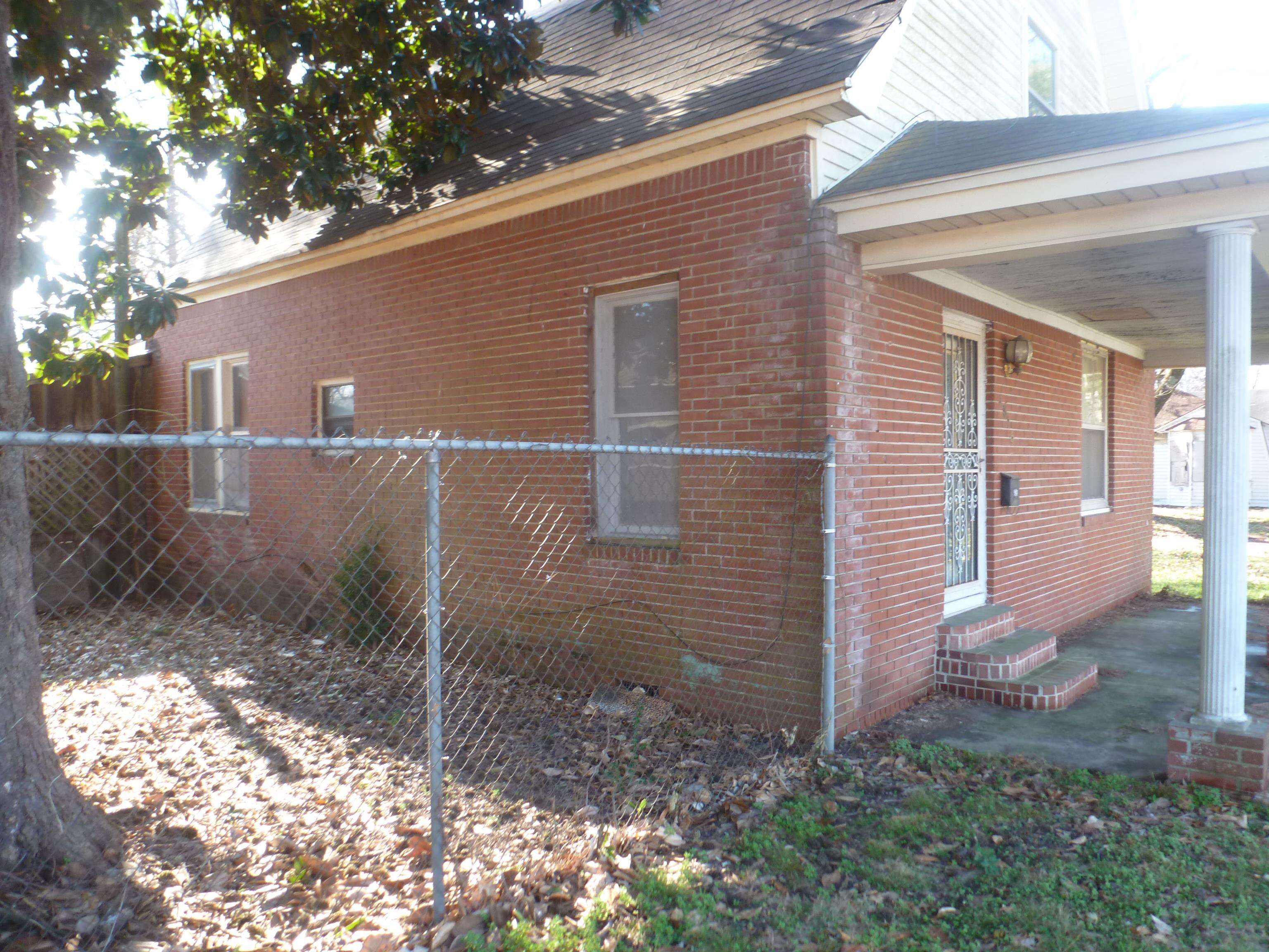 1315 W Main Street  Blytheville, AR