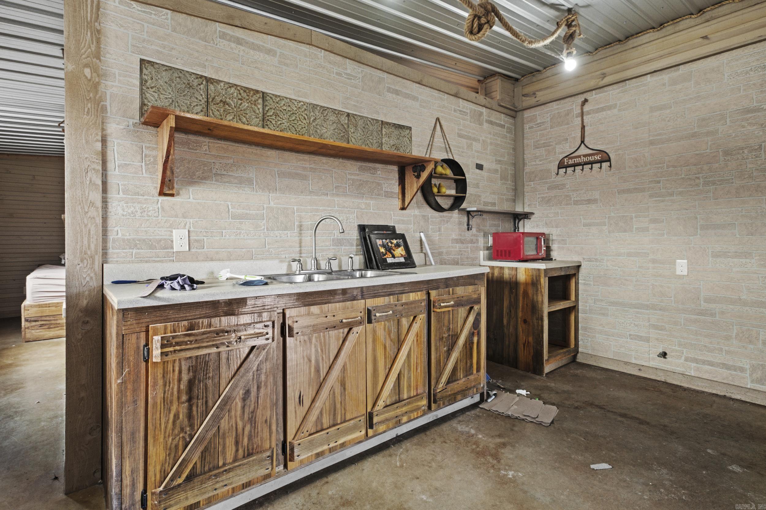 15298 Highway 84  Bismarck, AR