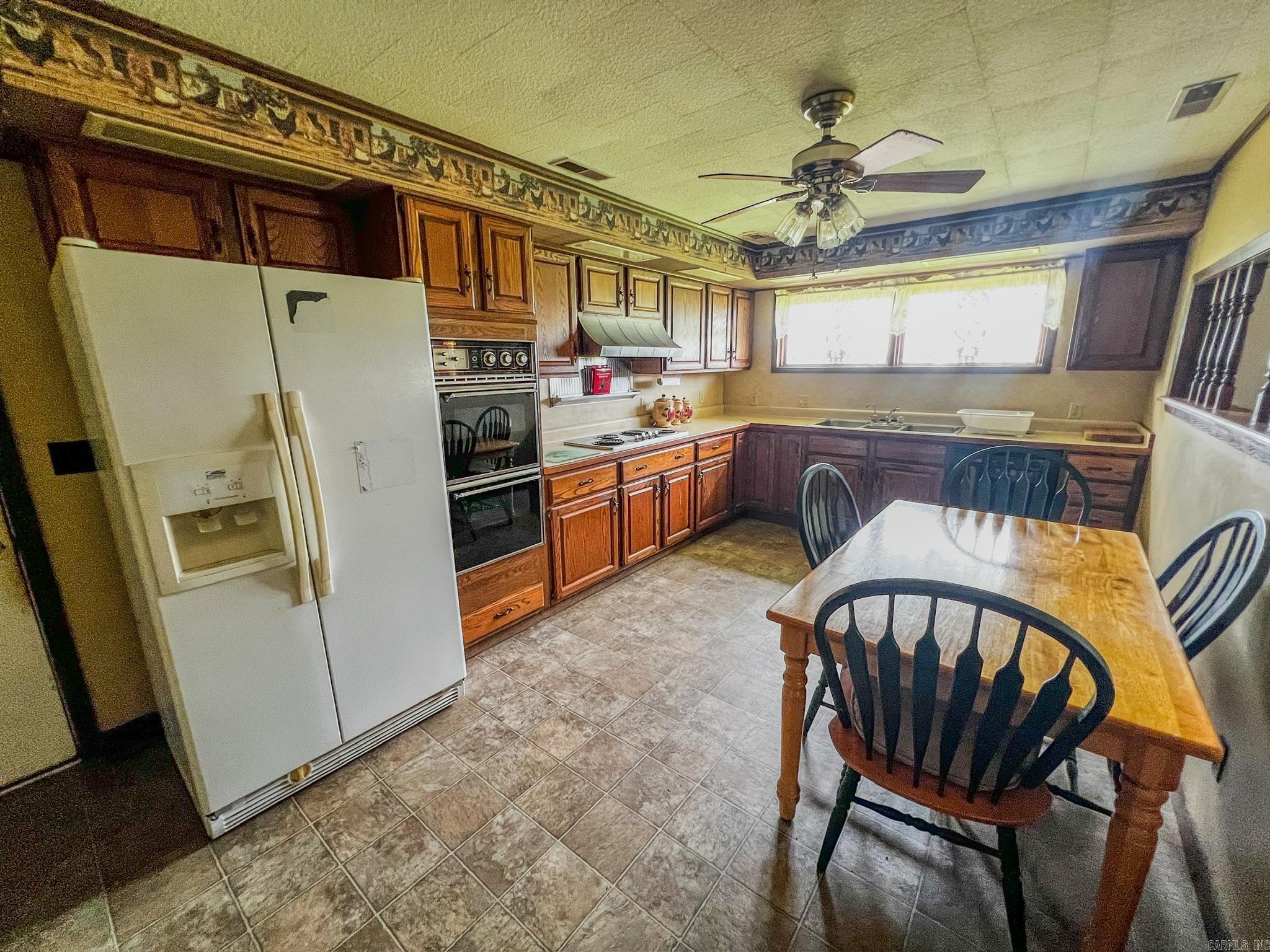 560 E State  Caraway, AR