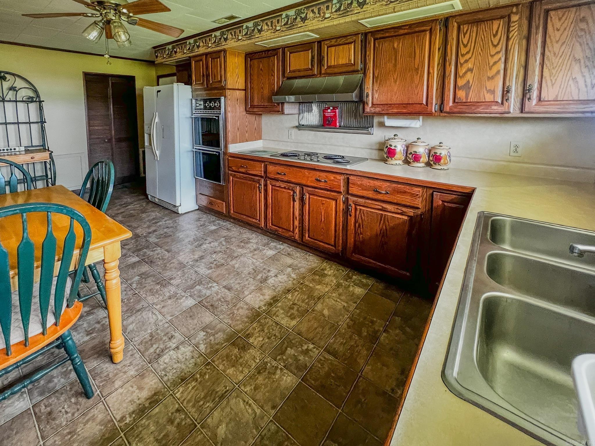 560 E State  Caraway, AR