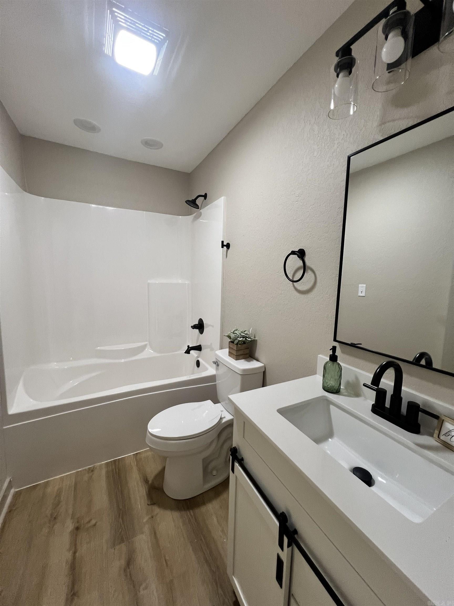 107 E Center  Bald Knob, AR