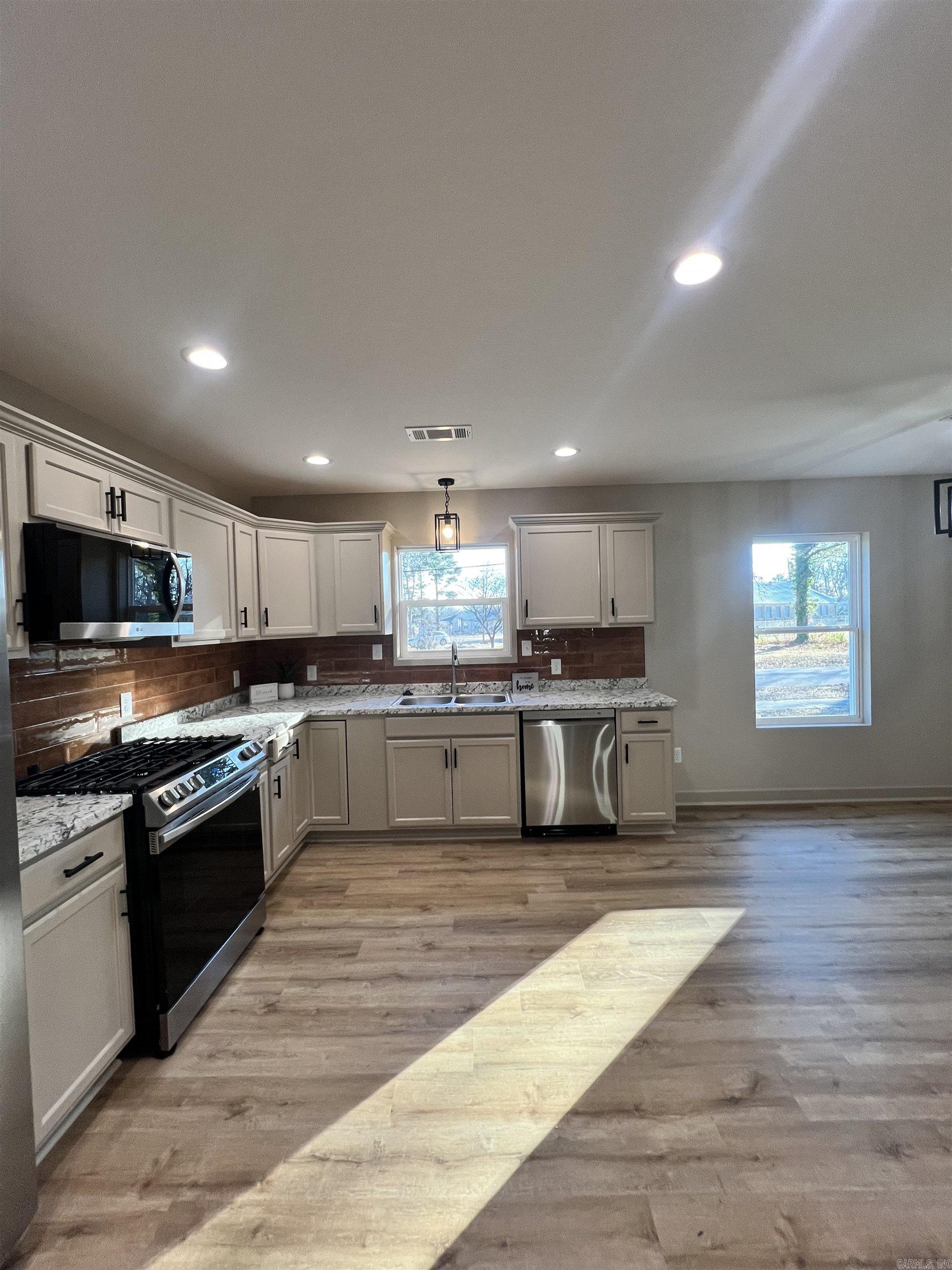 107 E Center  Bald Knob, AR