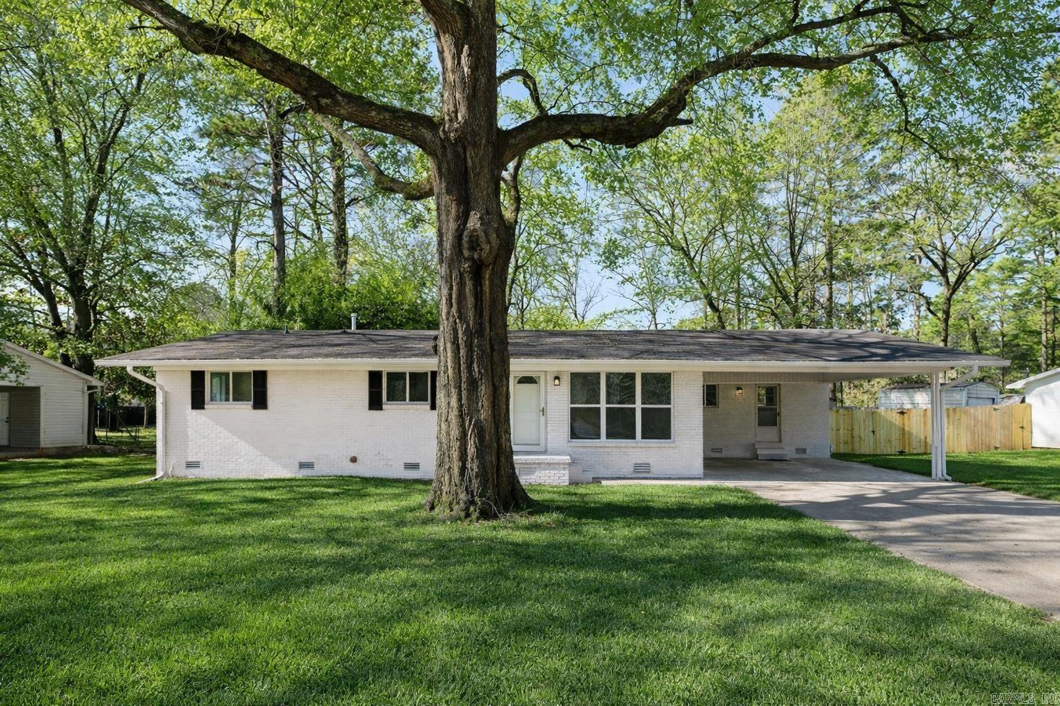 1522 Chris  Benton, AR