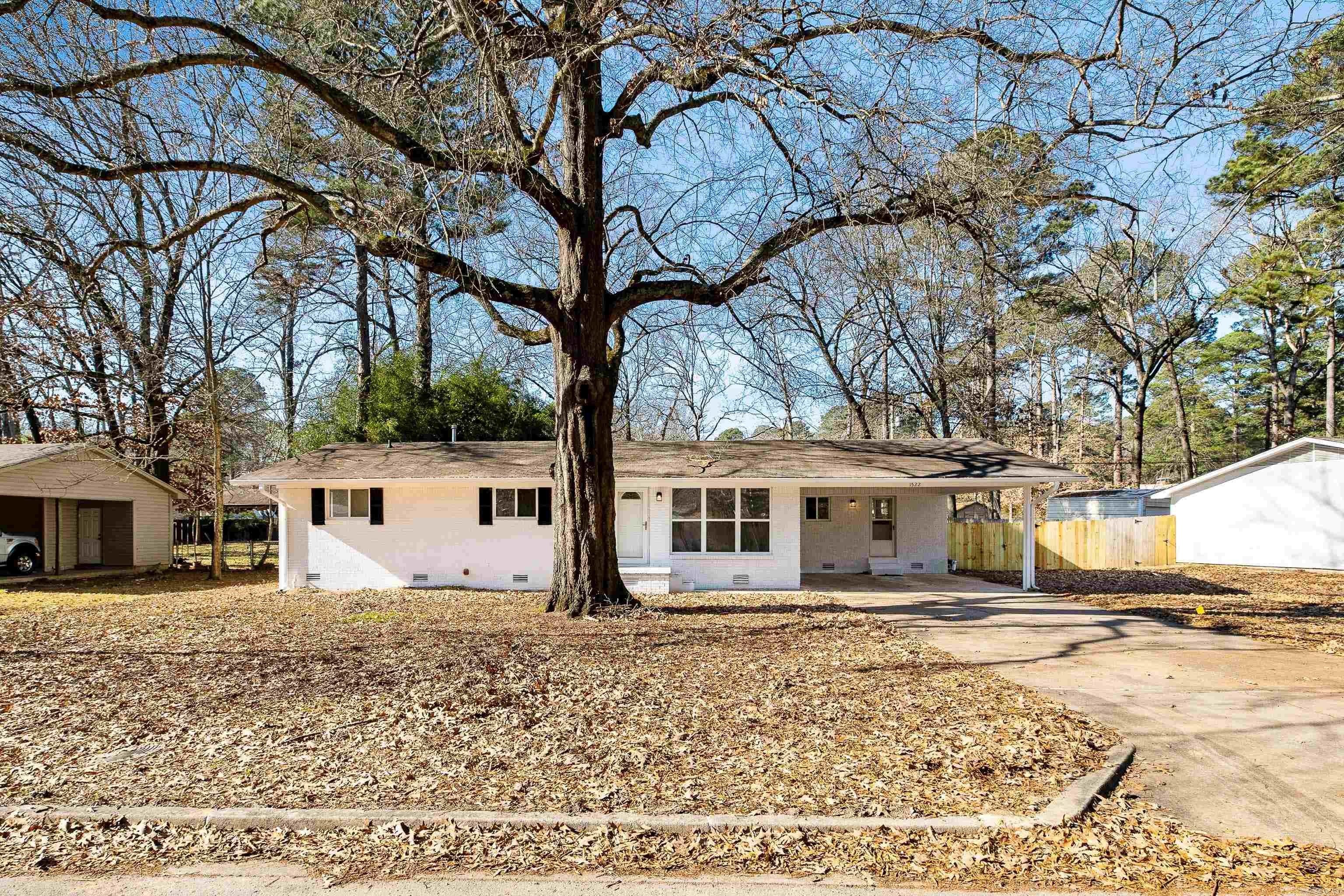 1522 Chris  Benton, AR