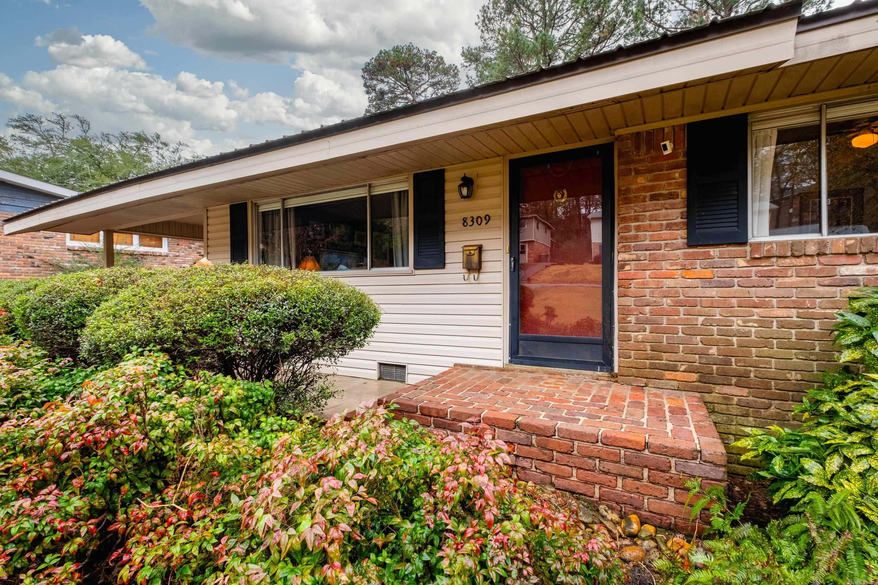 8309 Red Oak  Little Rock, AR