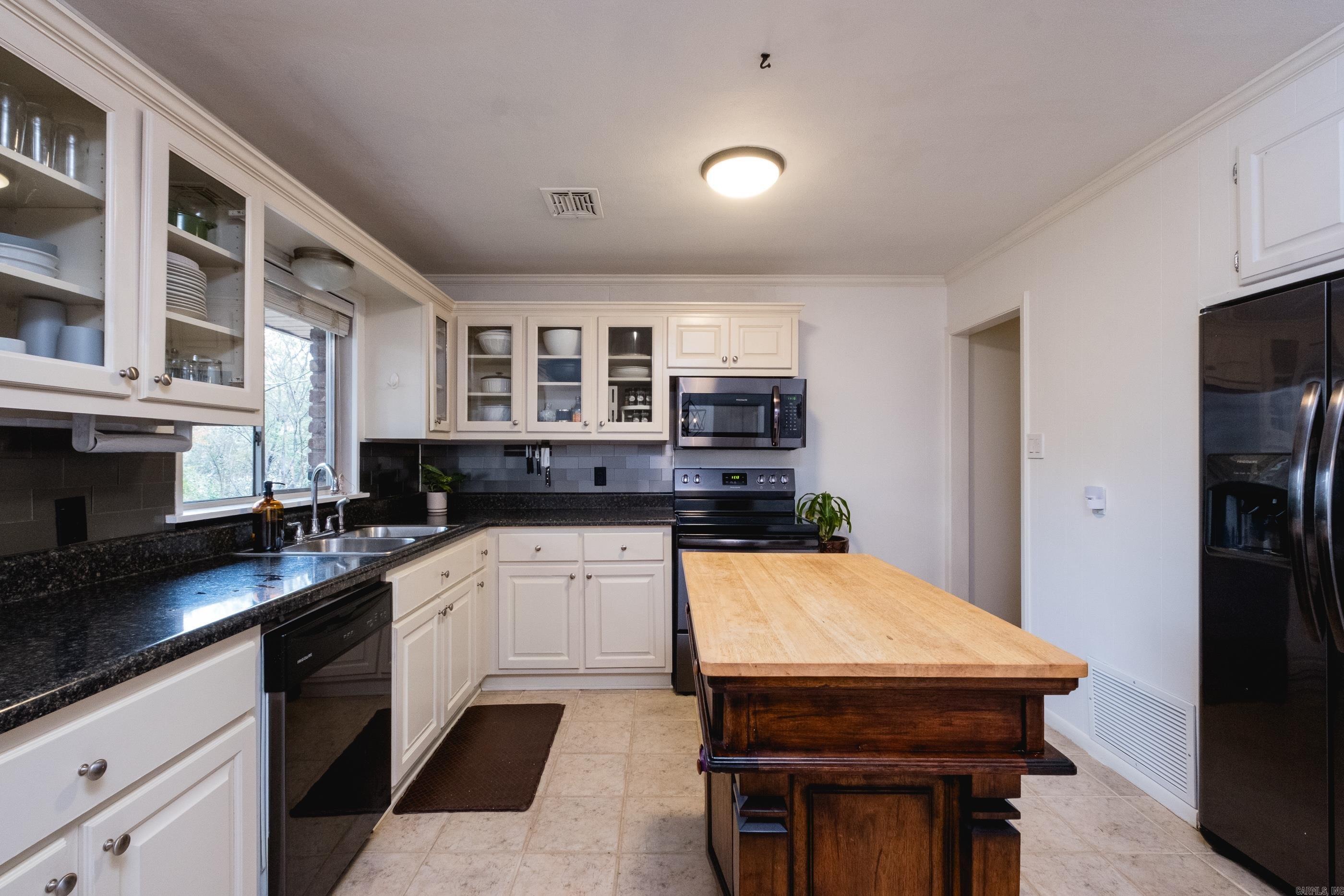 8309 Red Oak  Little Rock, AR