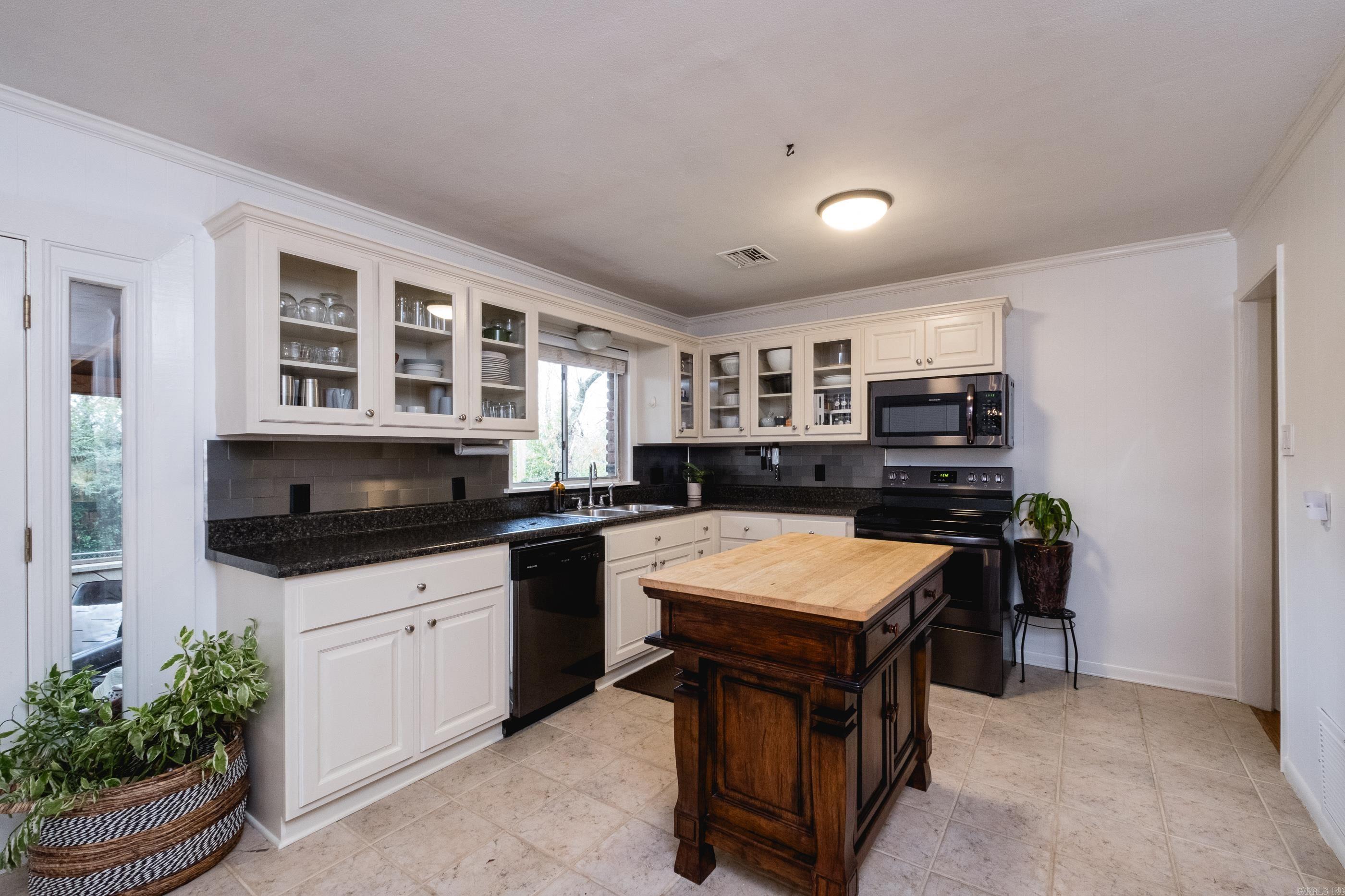 8309 Red Oak  Little Rock, AR