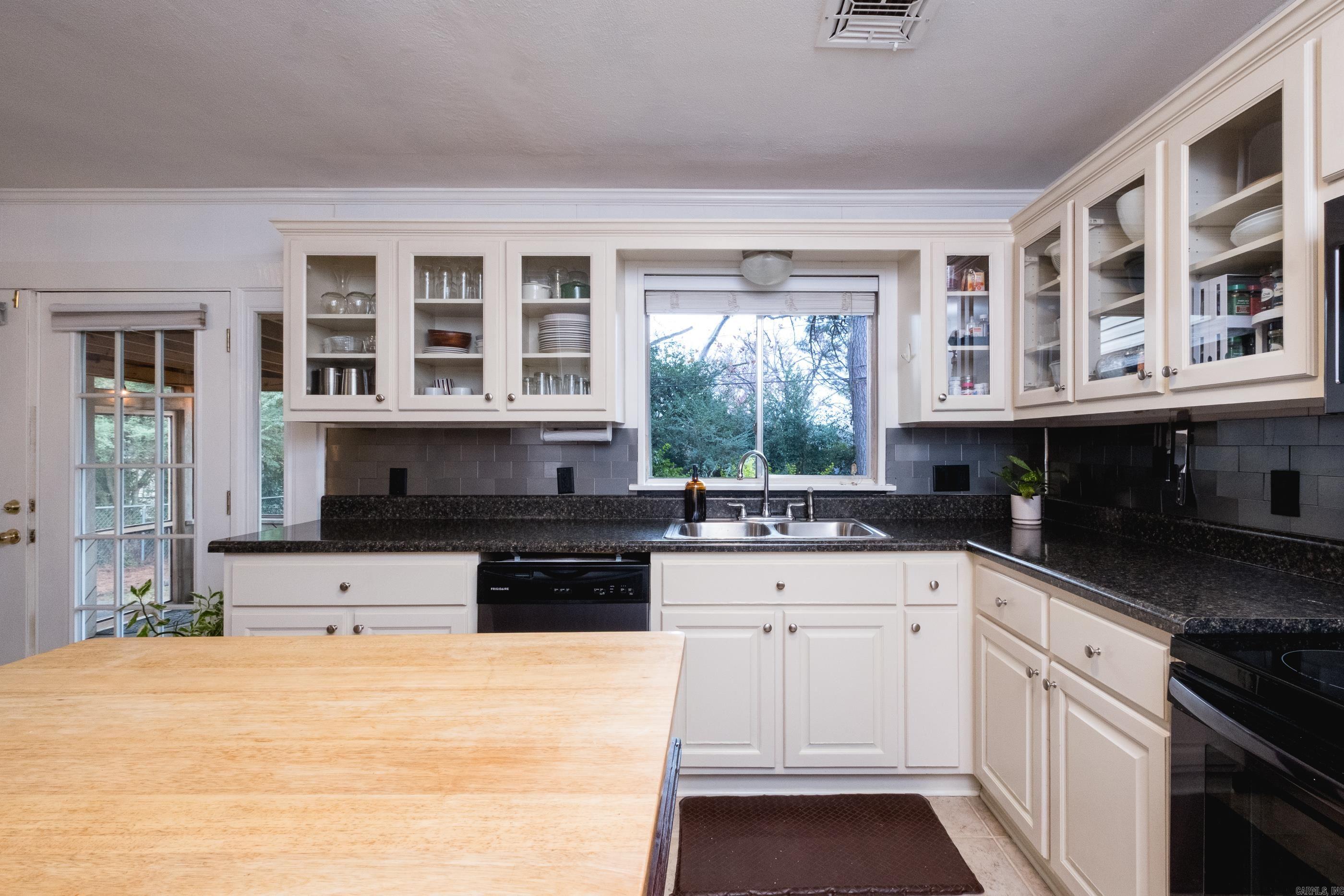 8309 Red Oak  Little Rock, AR