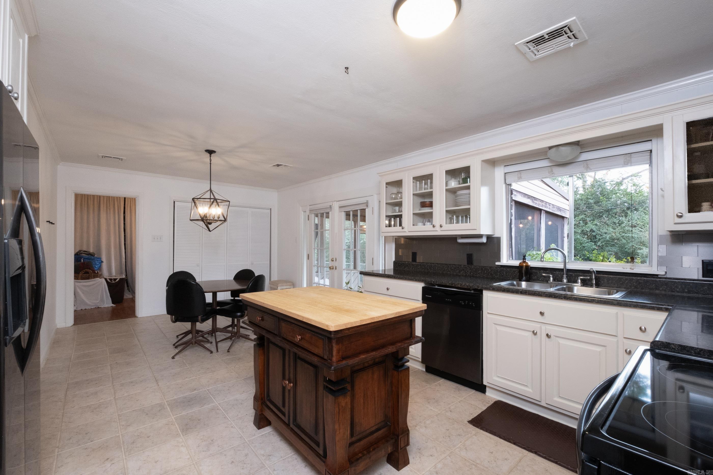 8309 Red Oak  Little Rock, AR