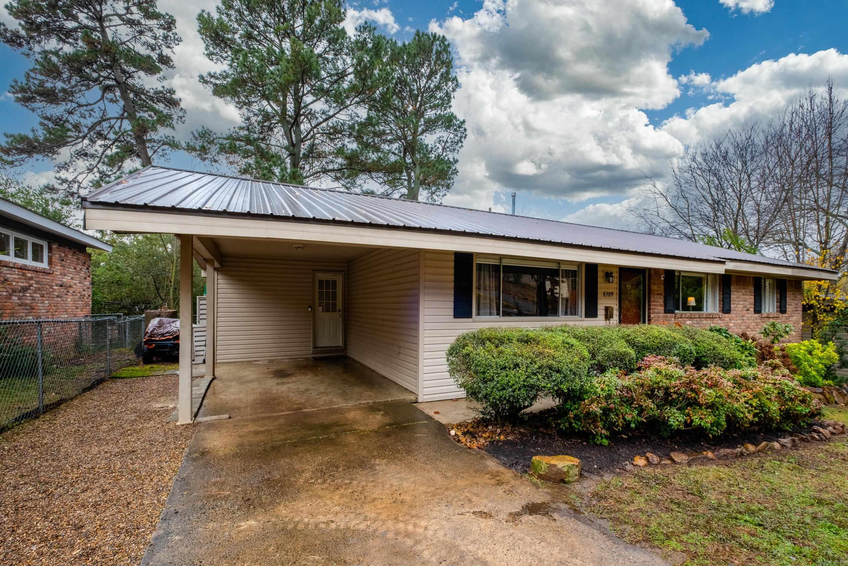 8309 Red Oak  Little Rock, AR