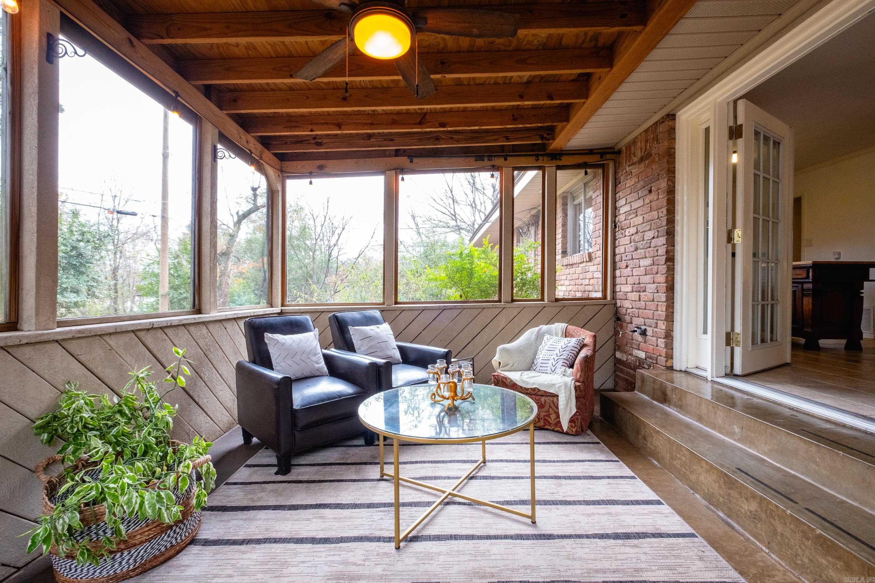 8309 Red Oak  Little Rock, AR