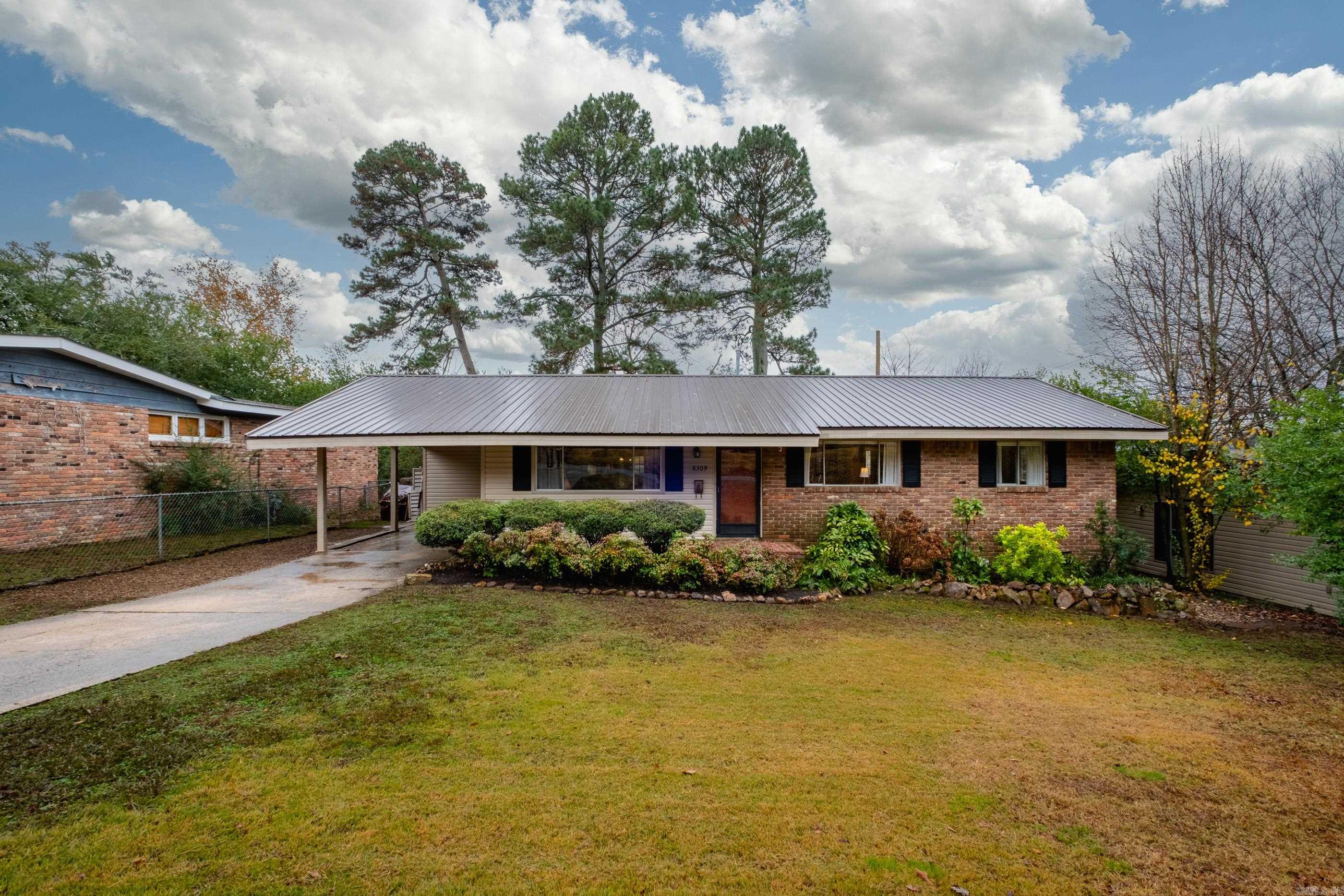 8309 Red Oak  Little Rock, AR