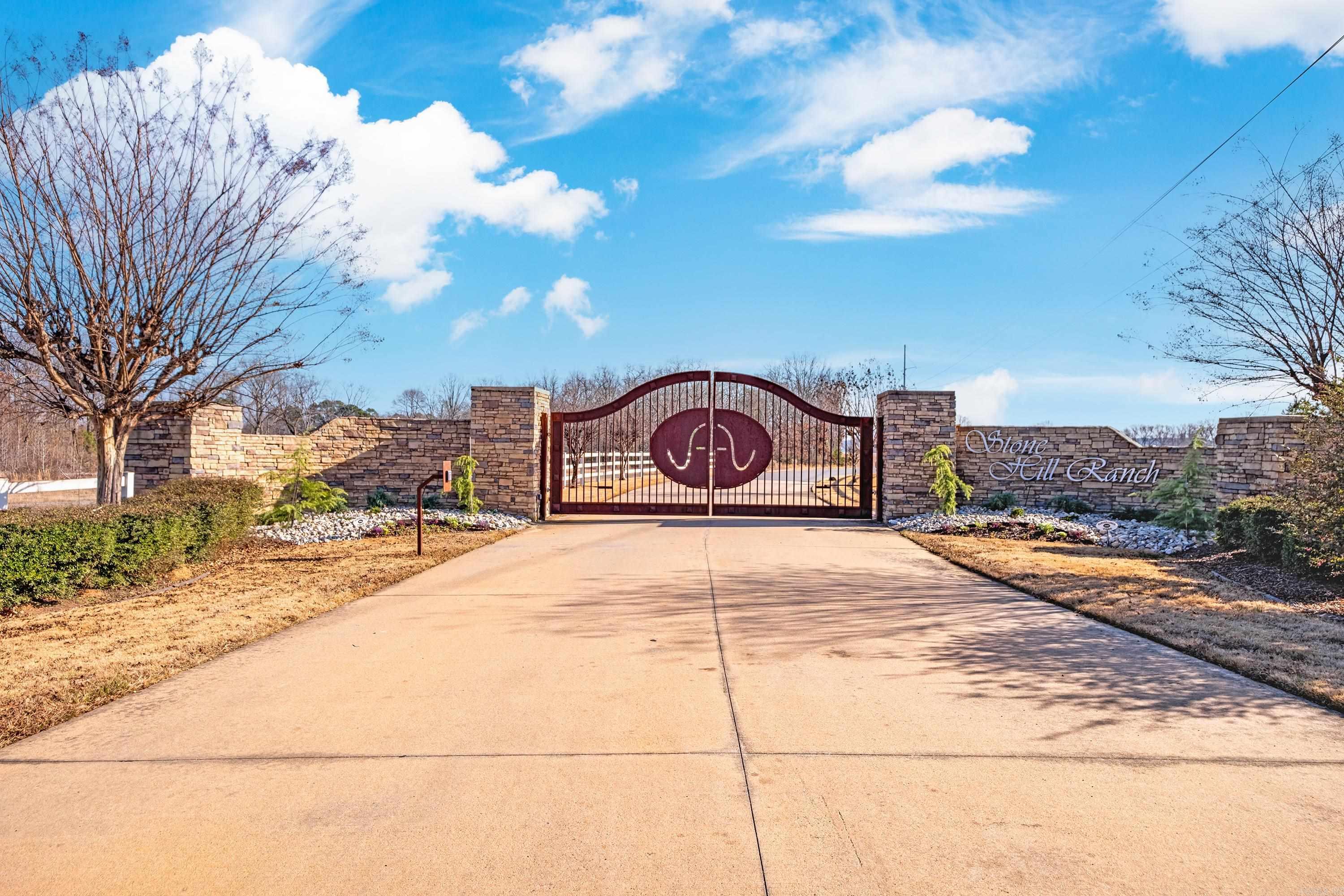 213 Plantation Dr.  Mayflower, AR