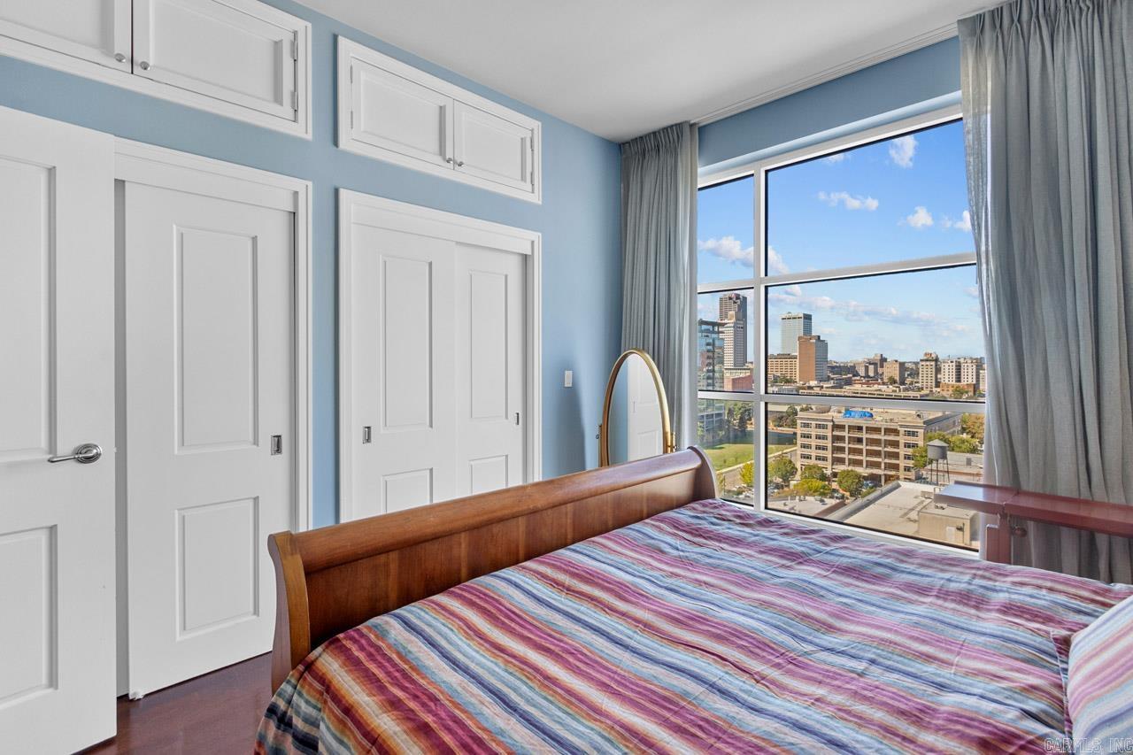 521 President Clinton  #1206  Little Rock, AR