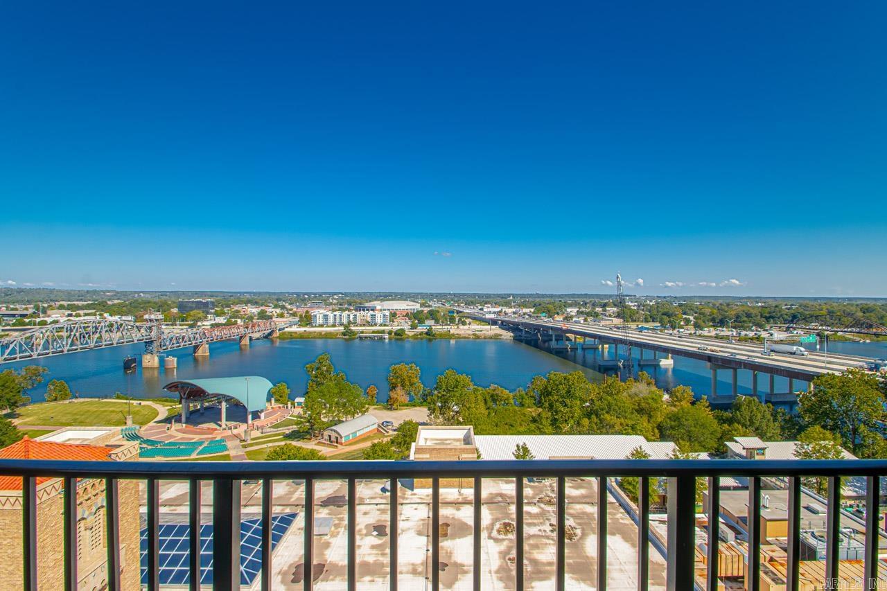 521 President Clinton  #1206  Little Rock, AR