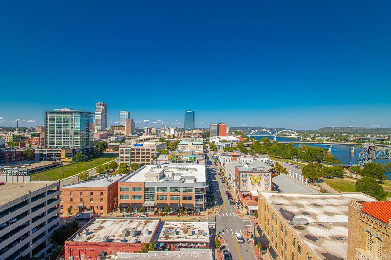 521 President Clinton  #1206  Little Rock, AR