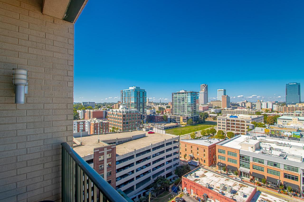 521 President Clinton  #1206  Little Rock, AR