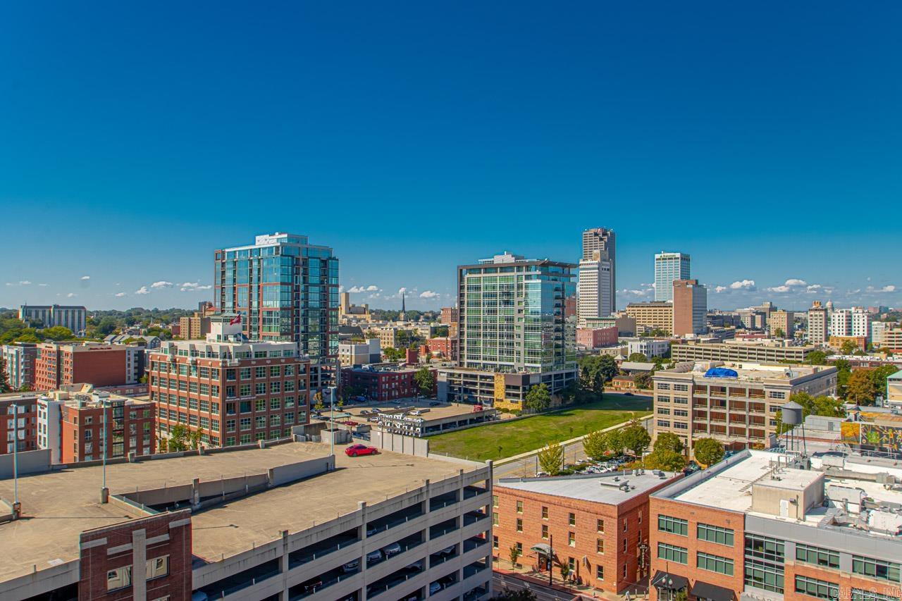 521 President Clinton  #1206  Little Rock, AR