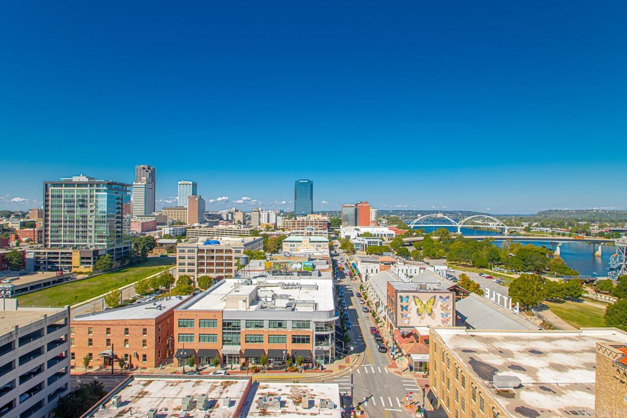 521 President Clinton  #1206  Little Rock, AR