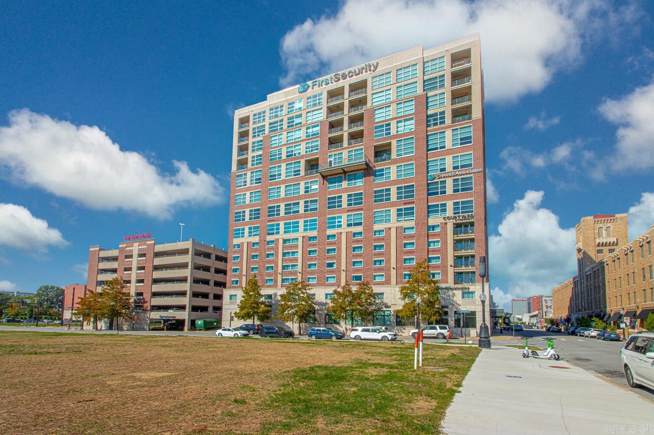 521 President Clinton  #1206  Little Rock, AR