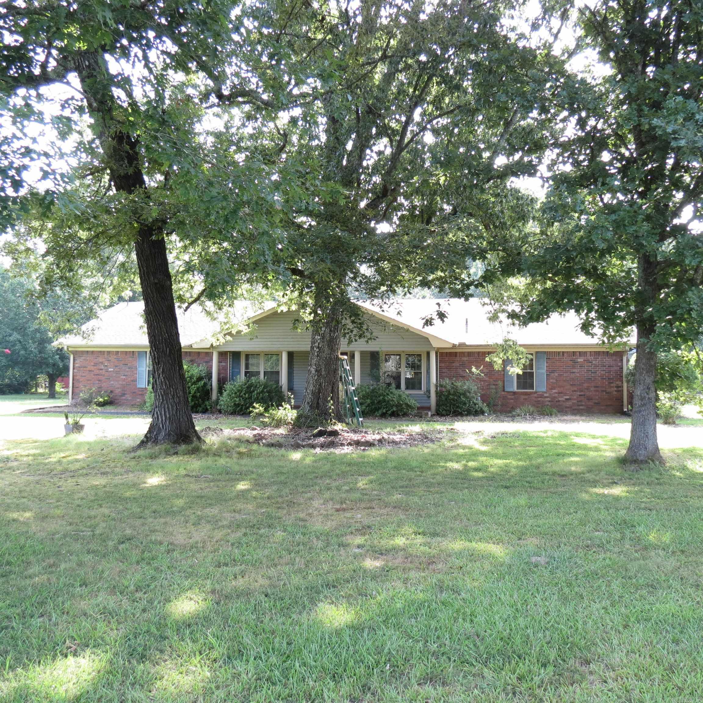 9201 Old Warren  Pine Bluff, AR