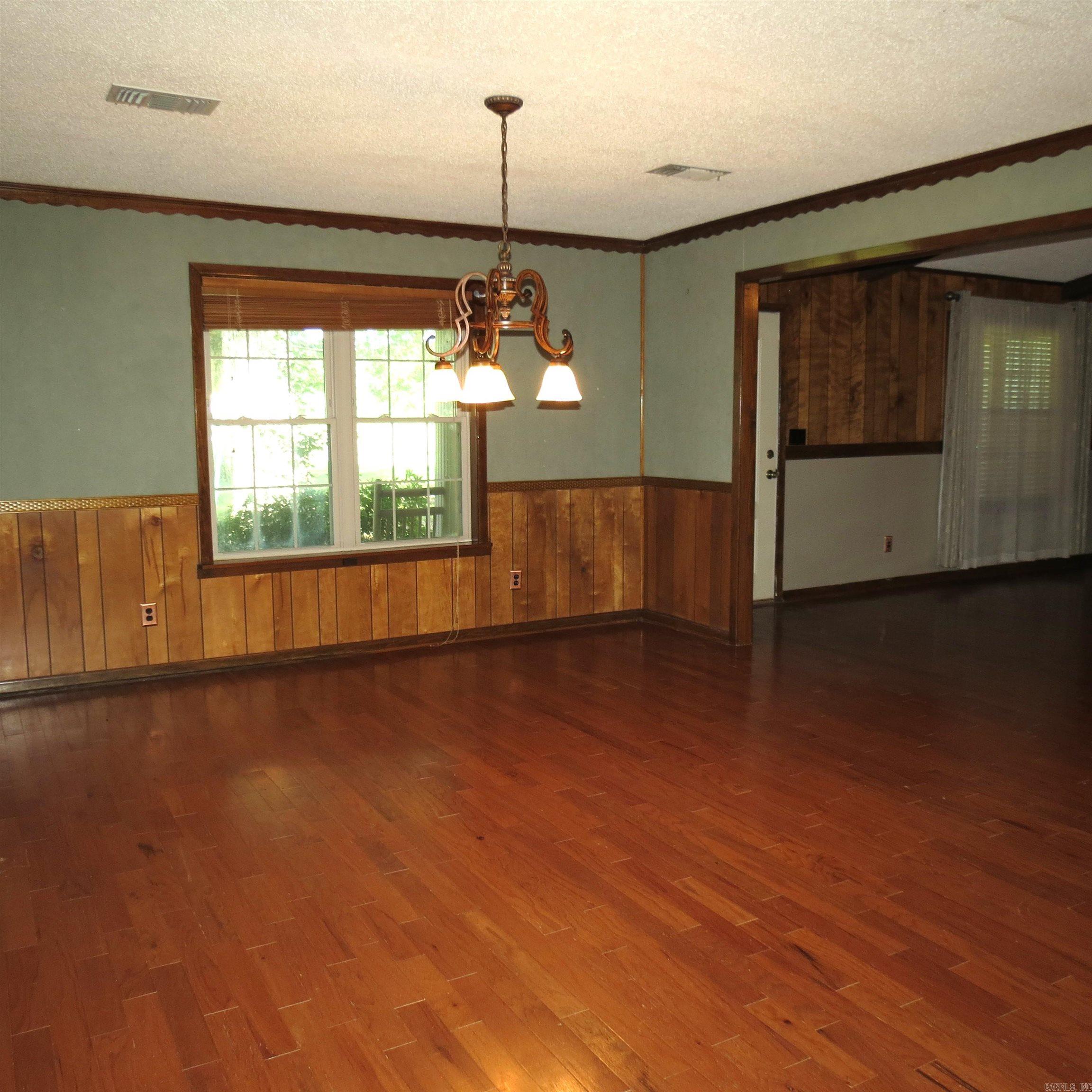 9201 Old Warren  Pine Bluff, AR