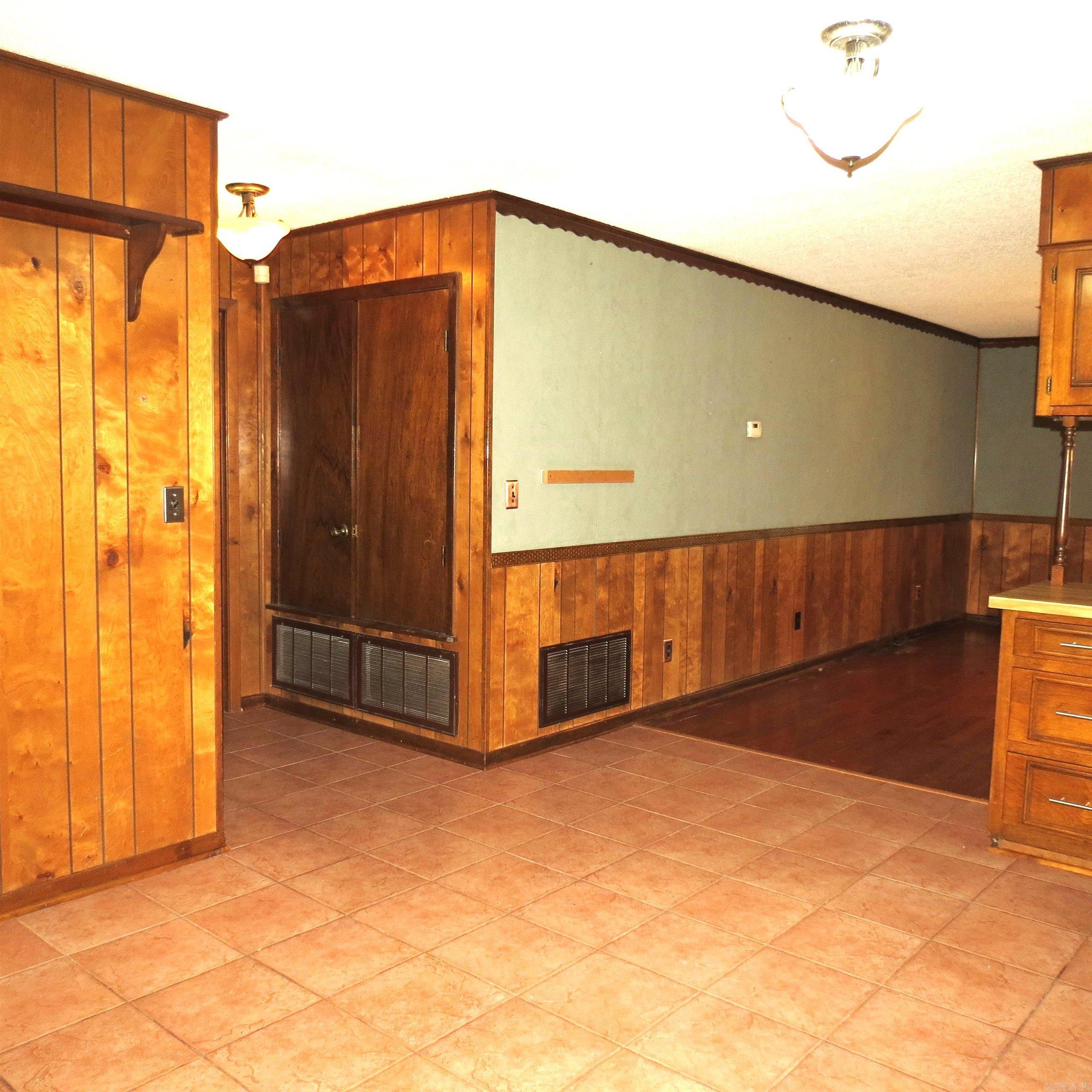 9201 Old Warren  Pine Bluff, AR