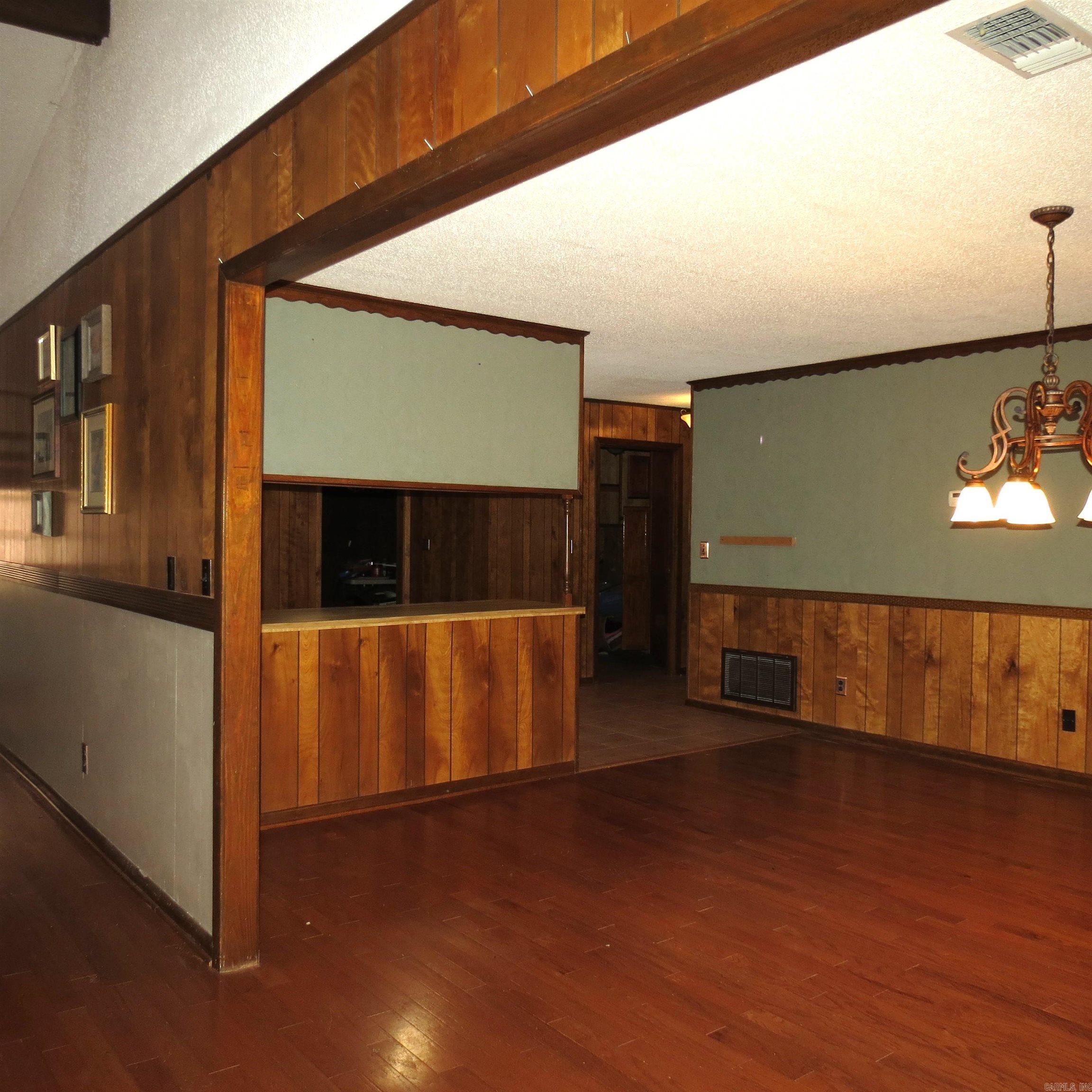 9201 Old Warren  Pine Bluff, AR