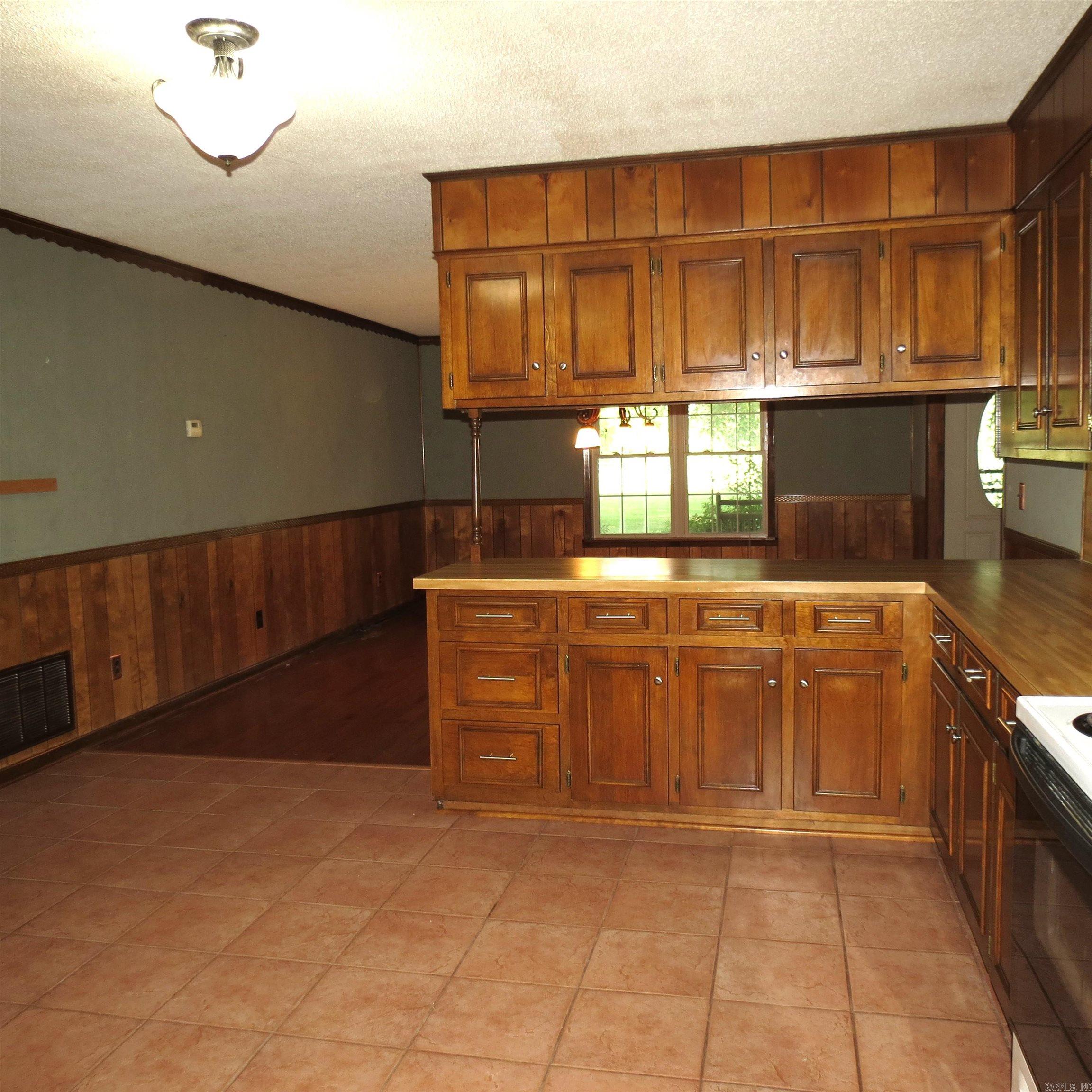 9201 Old Warren  Pine Bluff, AR