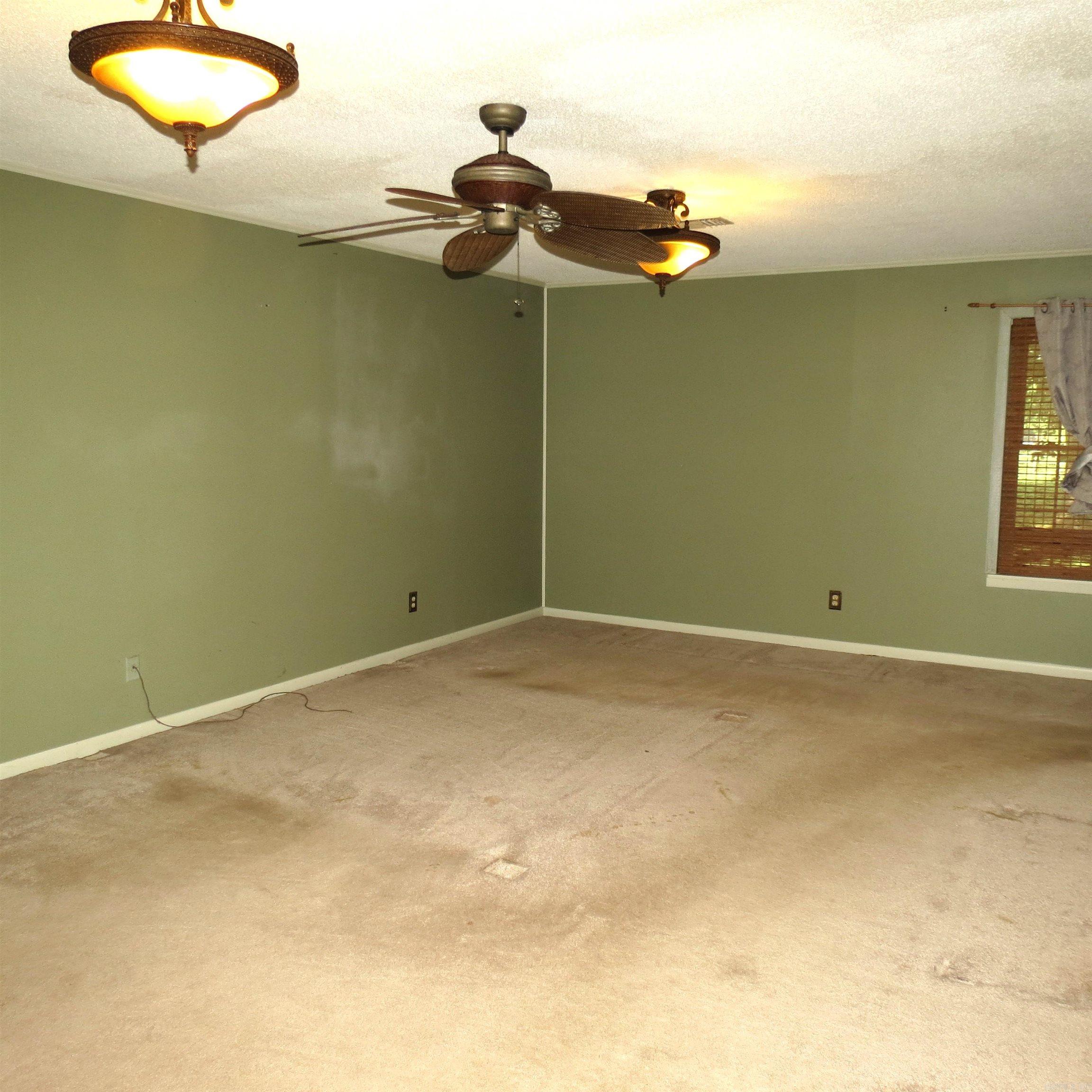 9201 Old Warren  Pine Bluff, AR