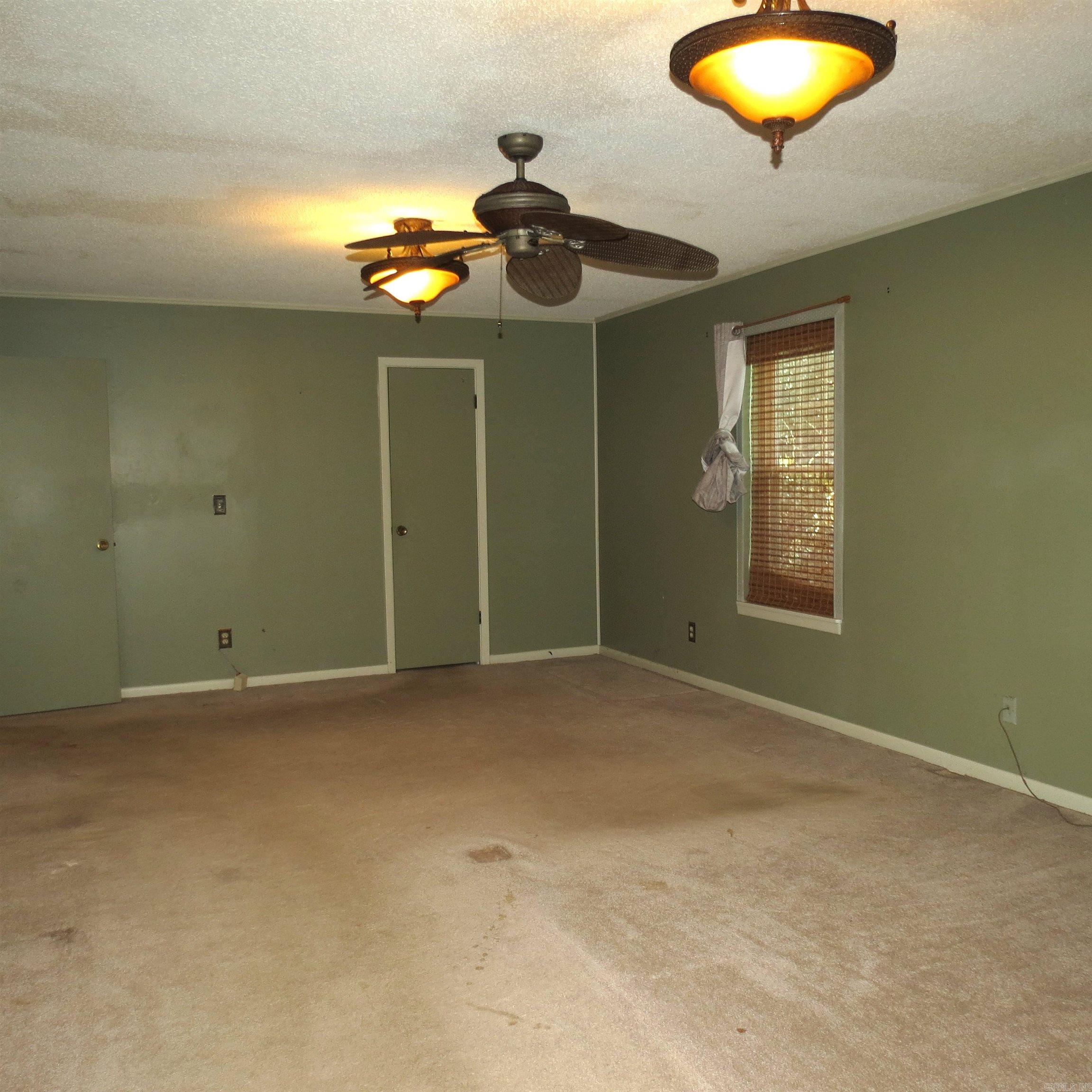 9201 Old Warren  Pine Bluff, AR